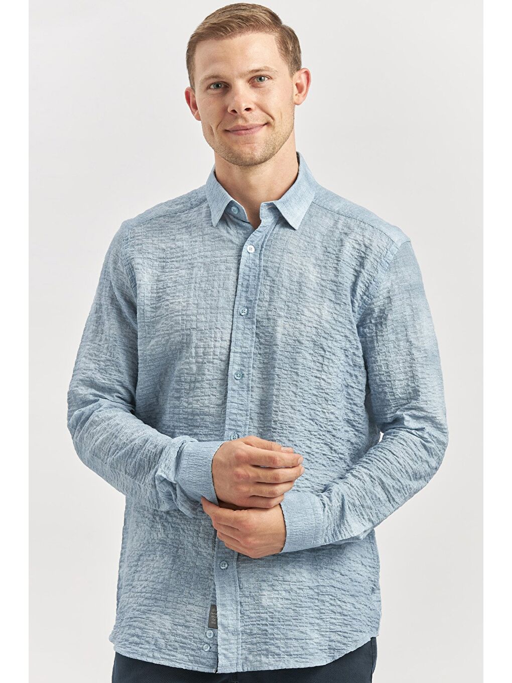 Koyu Mavi Uzun Kollu Baskılı Gofreli Cepsiz Pamuklu Elastanlı Slim Fit Gömlek 1004240100