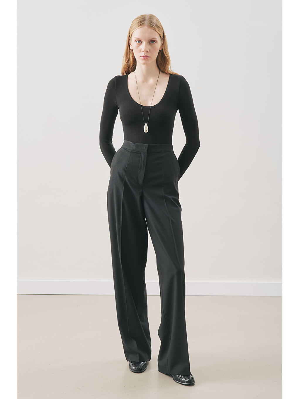 Klasik Kesim Kumaş Pantolon Siyah-3