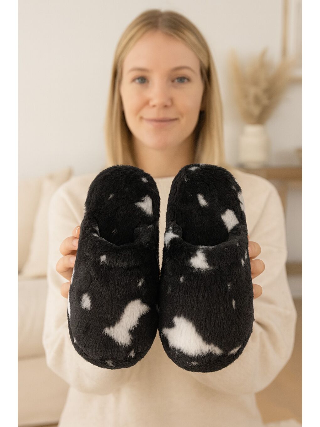 Siyah SOLARA Kadın Ev Terliği Kışlık Terlik Kauçuk Ses Yapmaz Taban-1