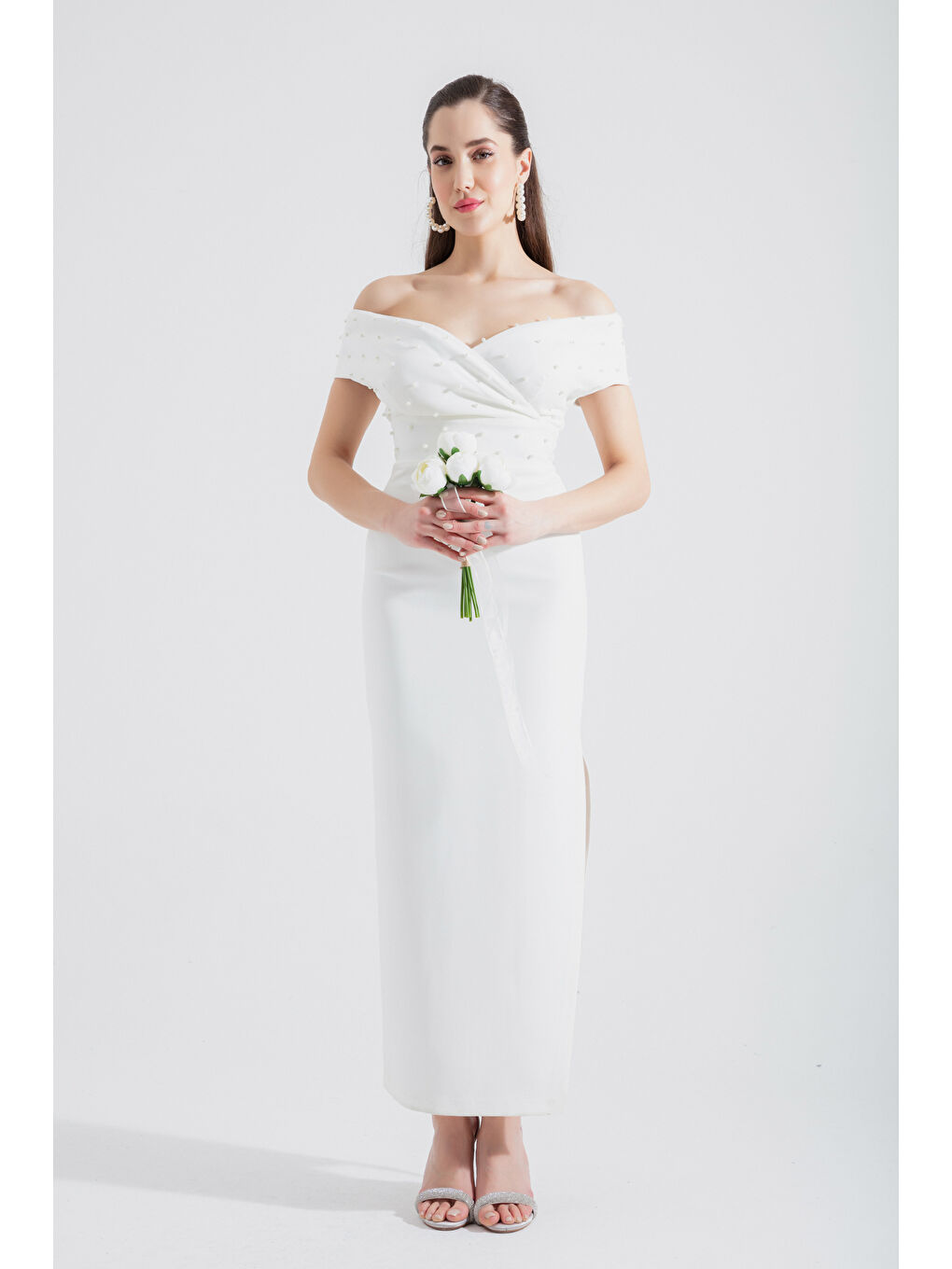 Kadın Beyaz Kruvaze Yaka İncili Midi Abiye Elbise