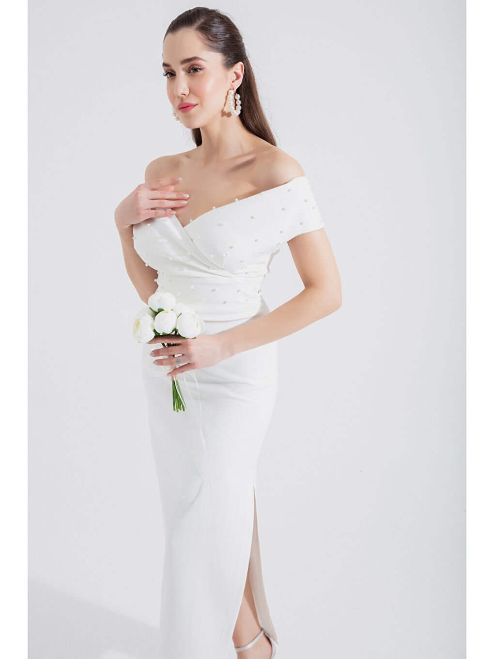 Kadın Beyaz Kruvaze Yaka İncili Midi Abiye Elbise-2