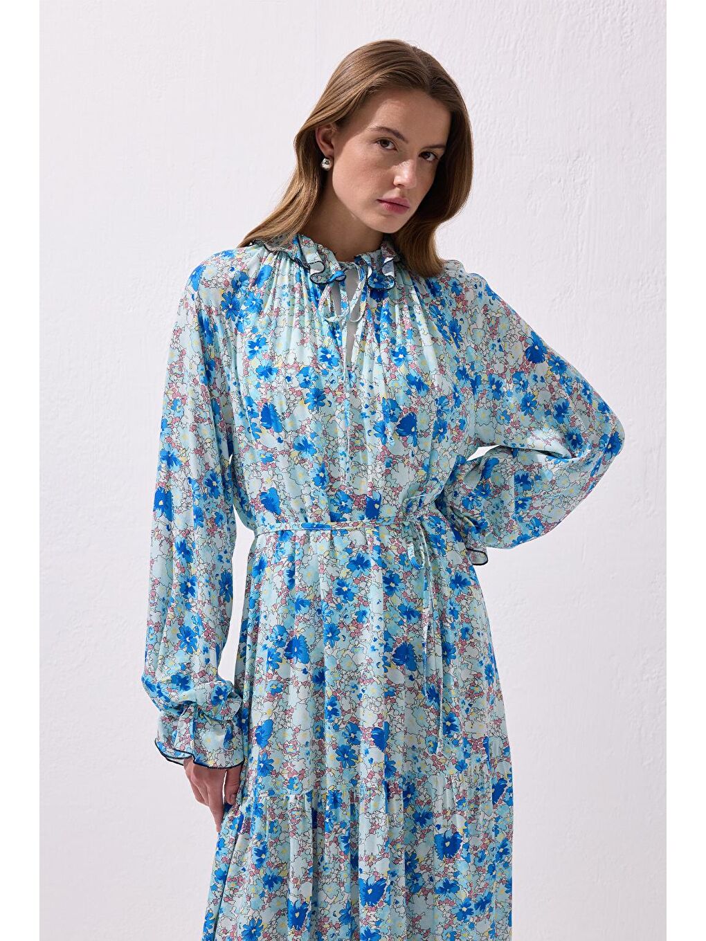 Diane Viskon Fırfırlı Uzun Elbise Mavi-1