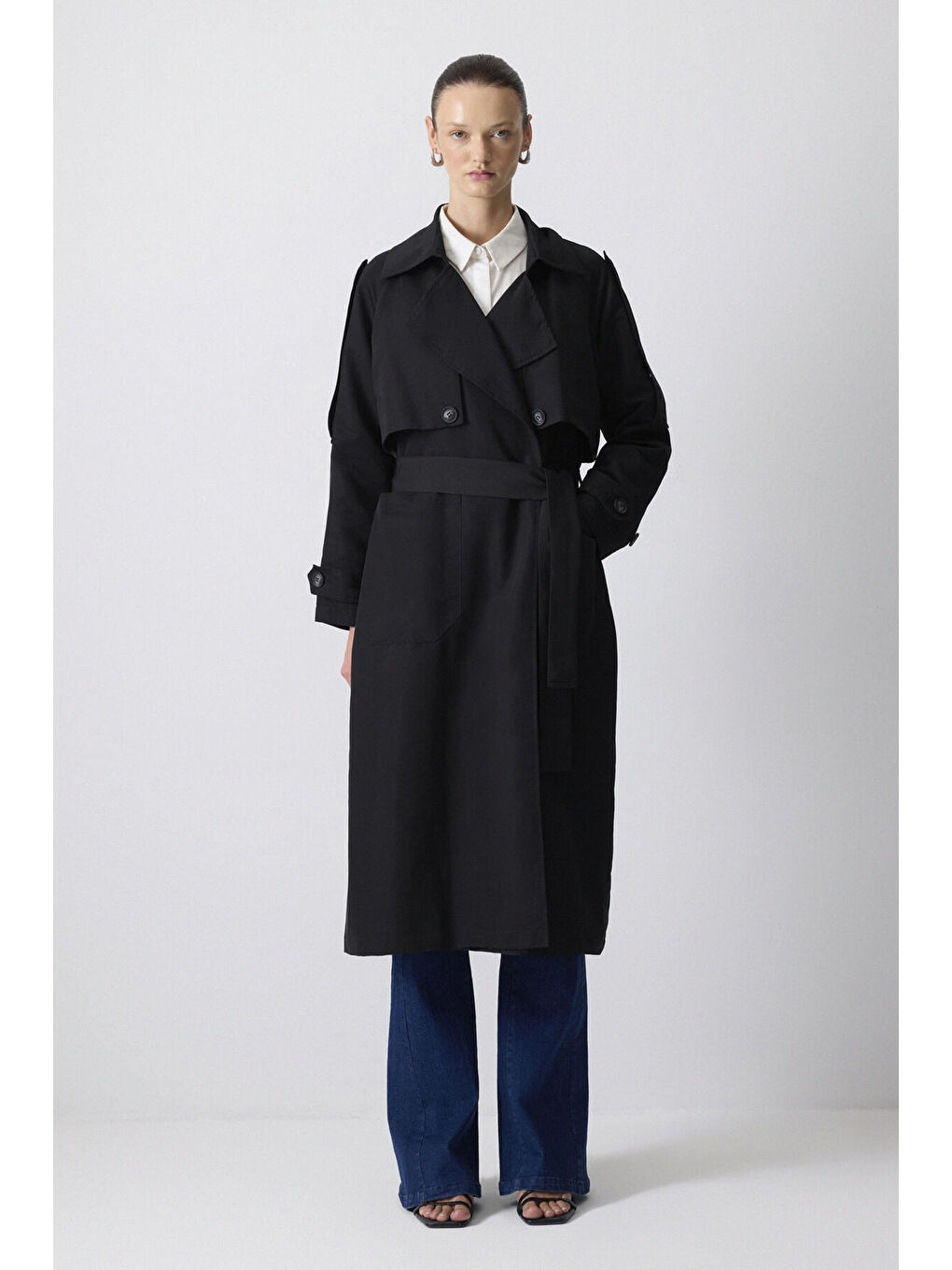 Siyah Apolet Detaylı Trençkot