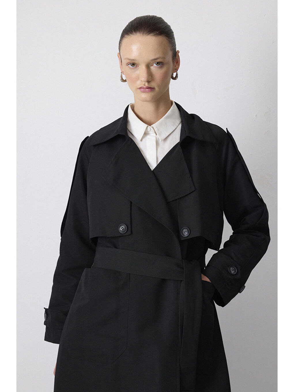 Siyah Apolet Detaylı Trençkot-1