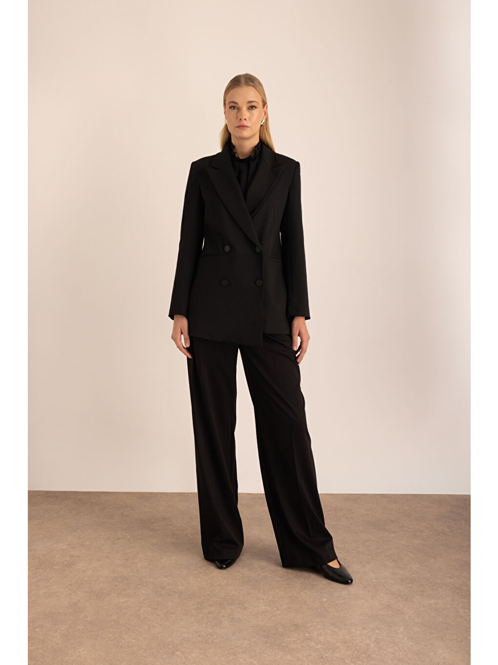 Siyah Ön Asimetrik Kapama Ceket-1