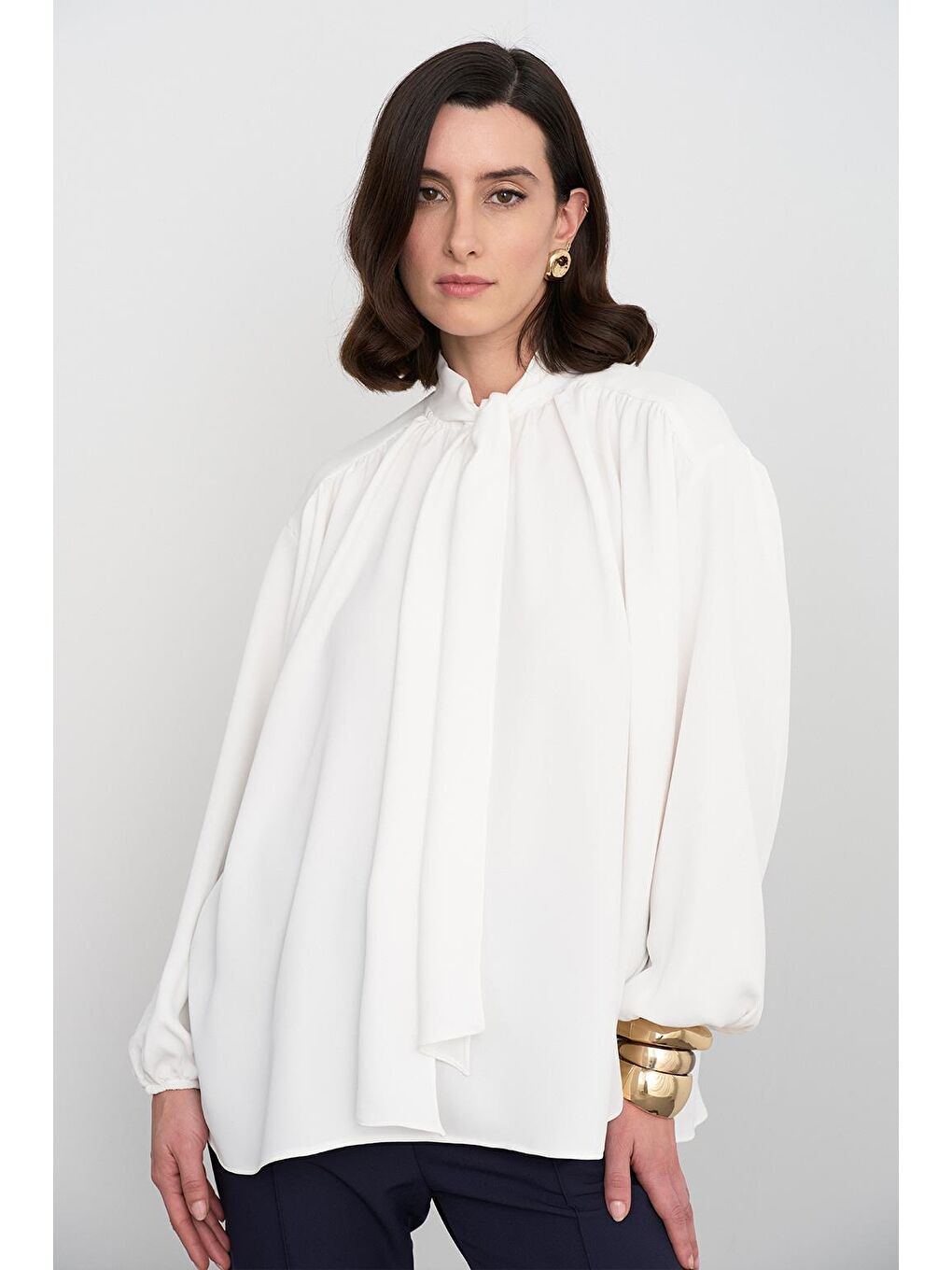 Melsa Büzgülü Fularlı Gömlek Ekru