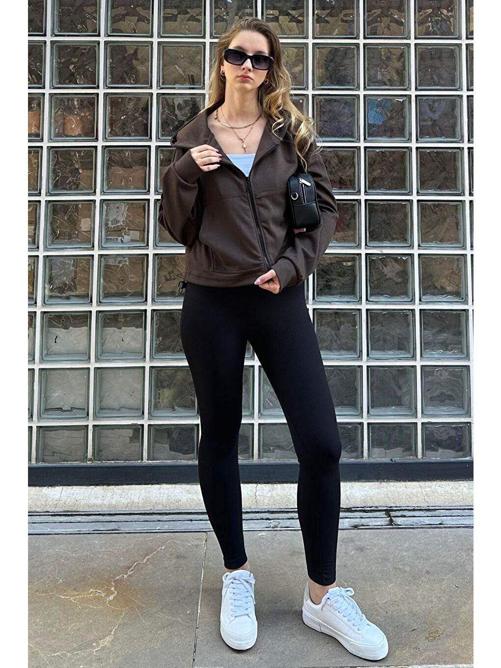 Kahverengi Fermuarlı Kapüşonlu Uzun Kollu Hırka Mg2214-2