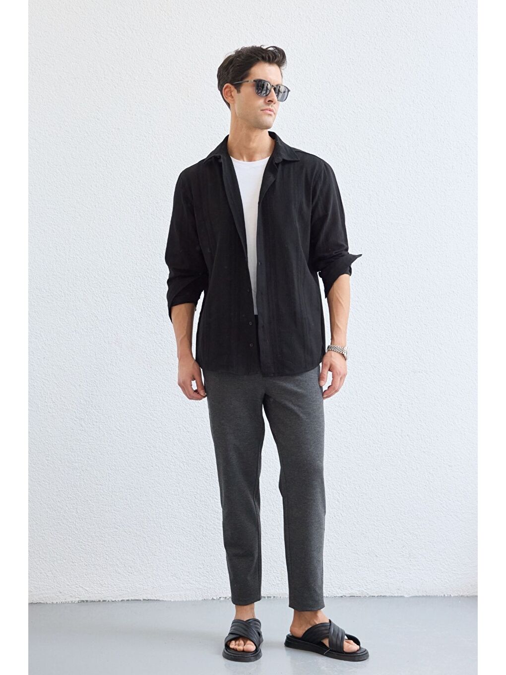 Siyah Yuji Kendinden Desenli Keten Görünümlü Pamuk Oversize Erkek Gömlek-1