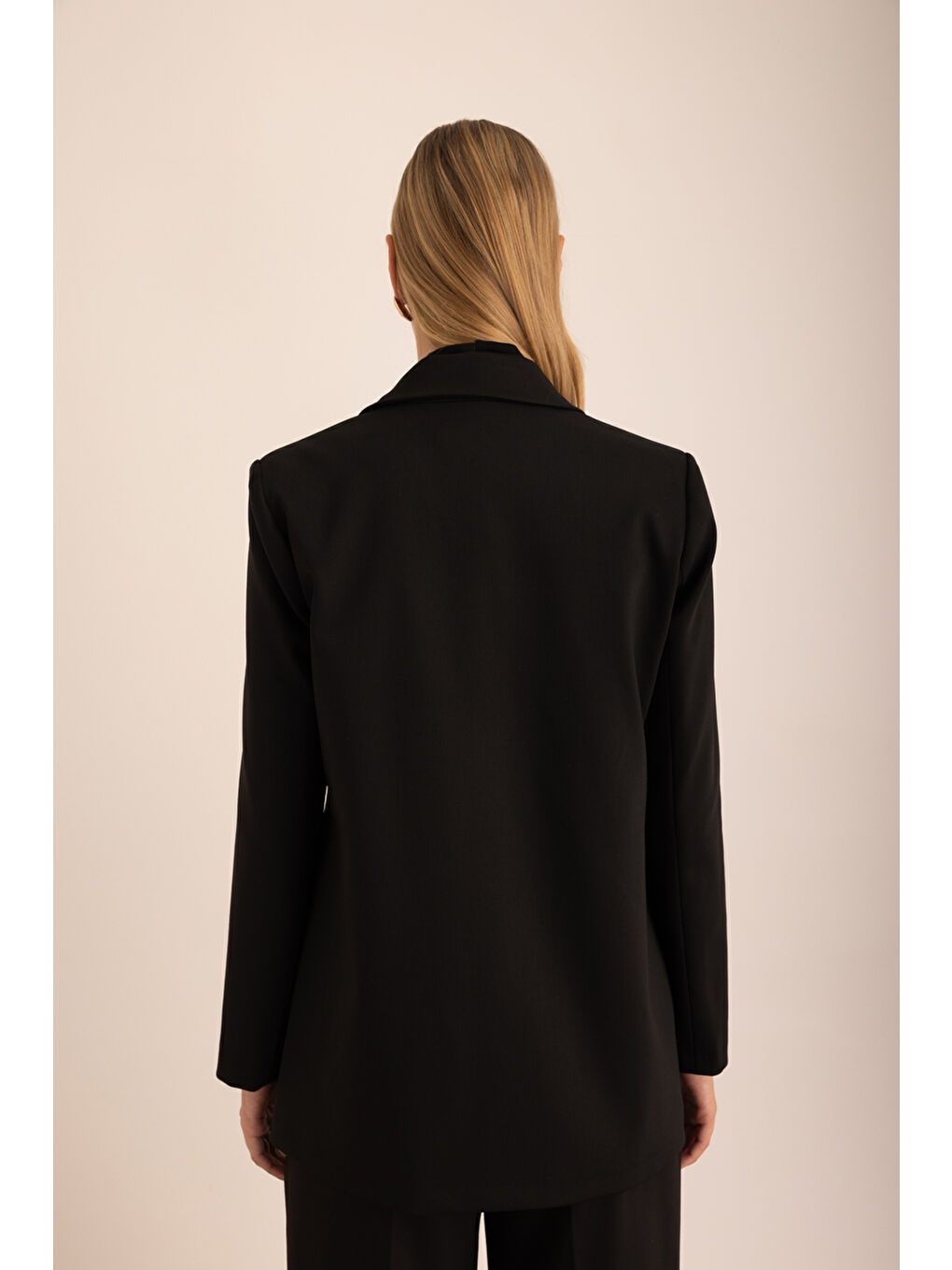 Siyah Ön Asimetrik Kapama Ceket-5