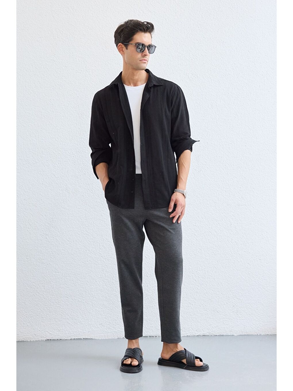 Siyah Yuji Kendinden Desenli Keten Görünümlü Pamuk Oversize Erkek Gömlek-2