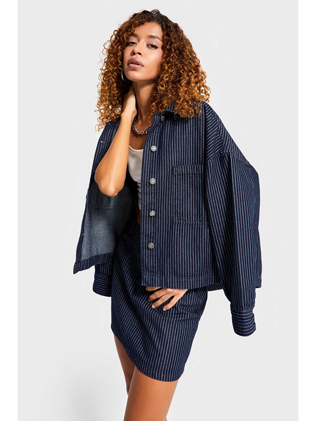 Kadın Çizgili Mavi Renk 19w5-33 Oversize Özel Kumaş Denim Gömlek