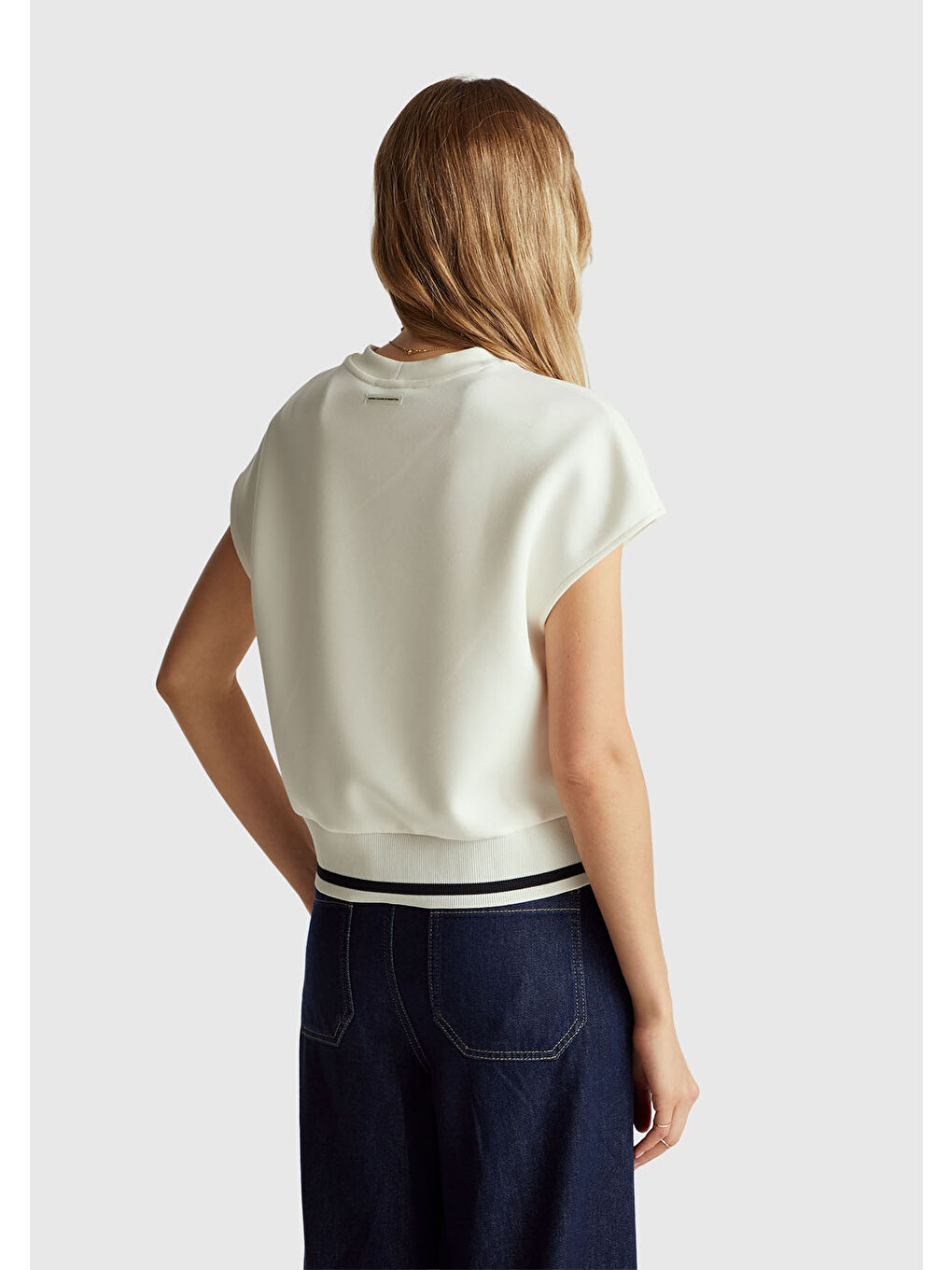 Ekru Kadın Krem Modal Karışımlı Beli Çizgi Detaylı Kolsuz Sweatshirt-2
