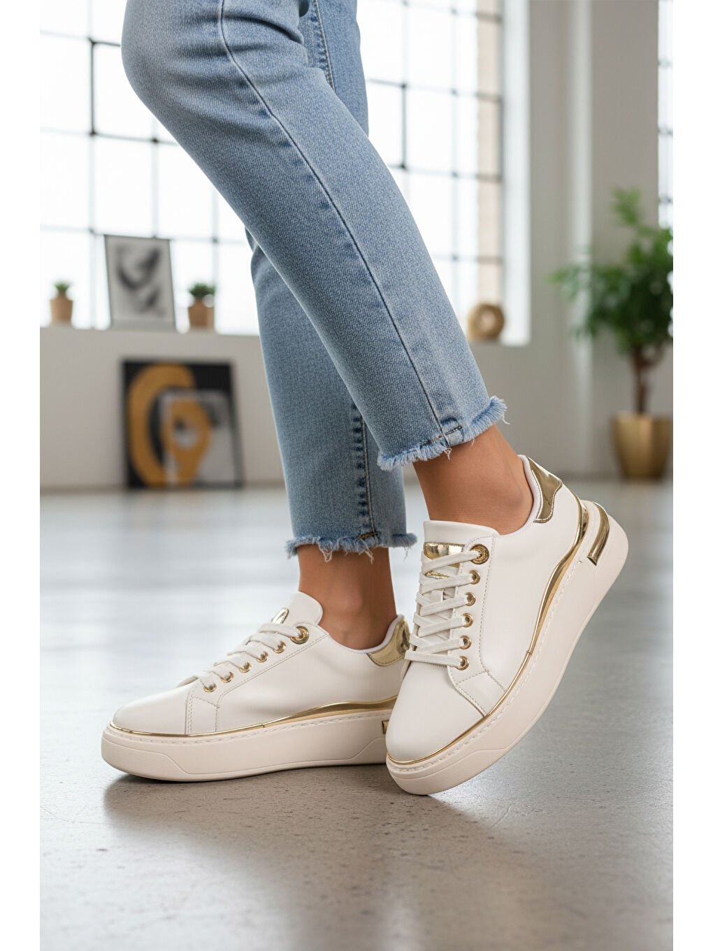 Beyaz Bağcıklı Hafif Kadın Sneaker Lady 029 Z-2