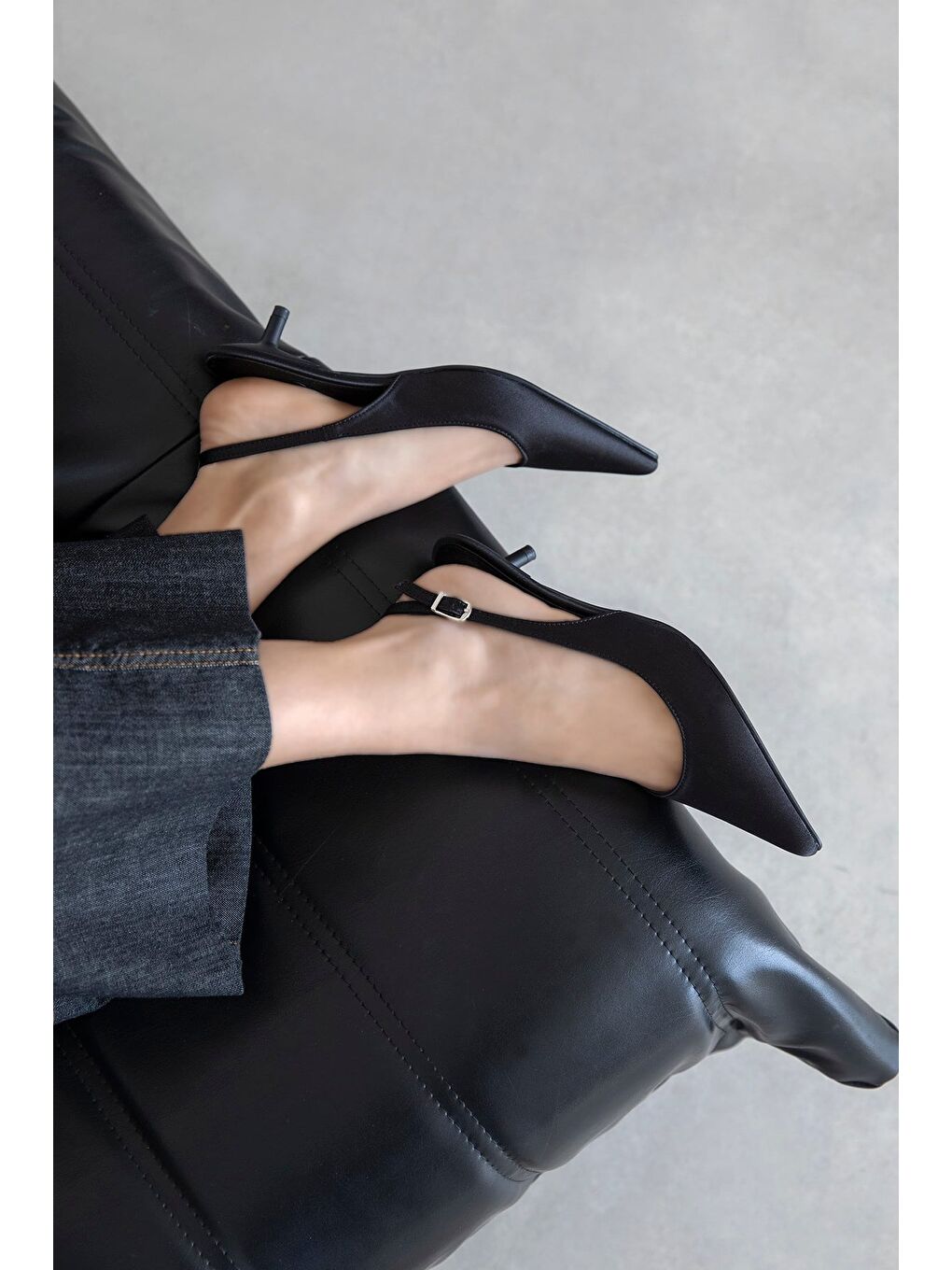 Cuesta Kadın Topuklu Saten Ayakkabı Siyah-1