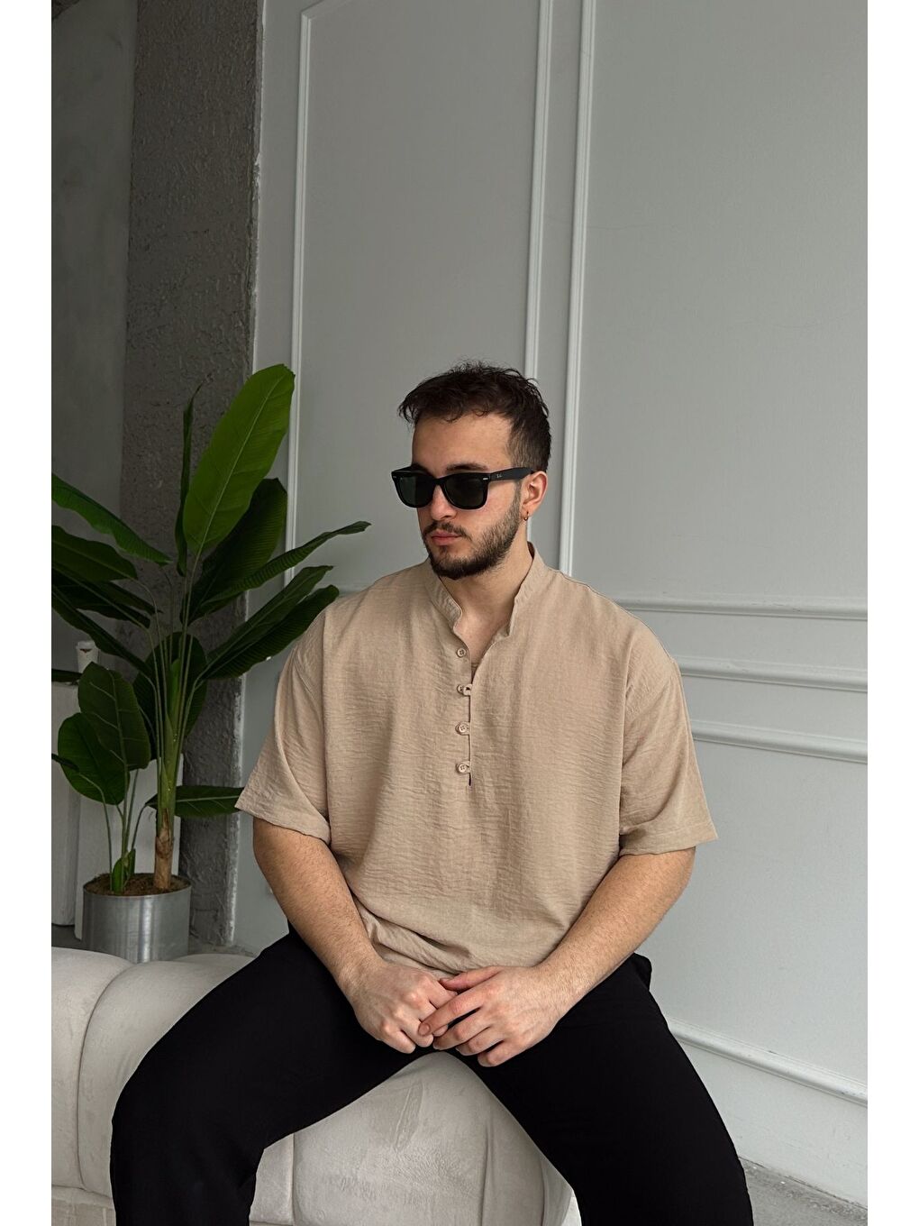 Bej Soro Erkek Oversize Keten Görünümlü Kısa Kol Hakim Yaka Yarım Pat Gömlek-8