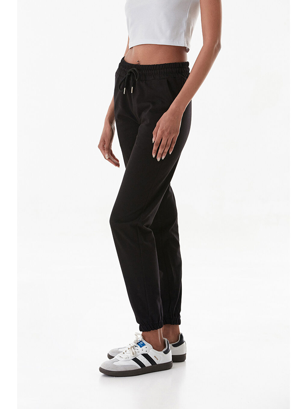 Siyah Beli Ve Paçası Lastikli Eşofman Altı-3