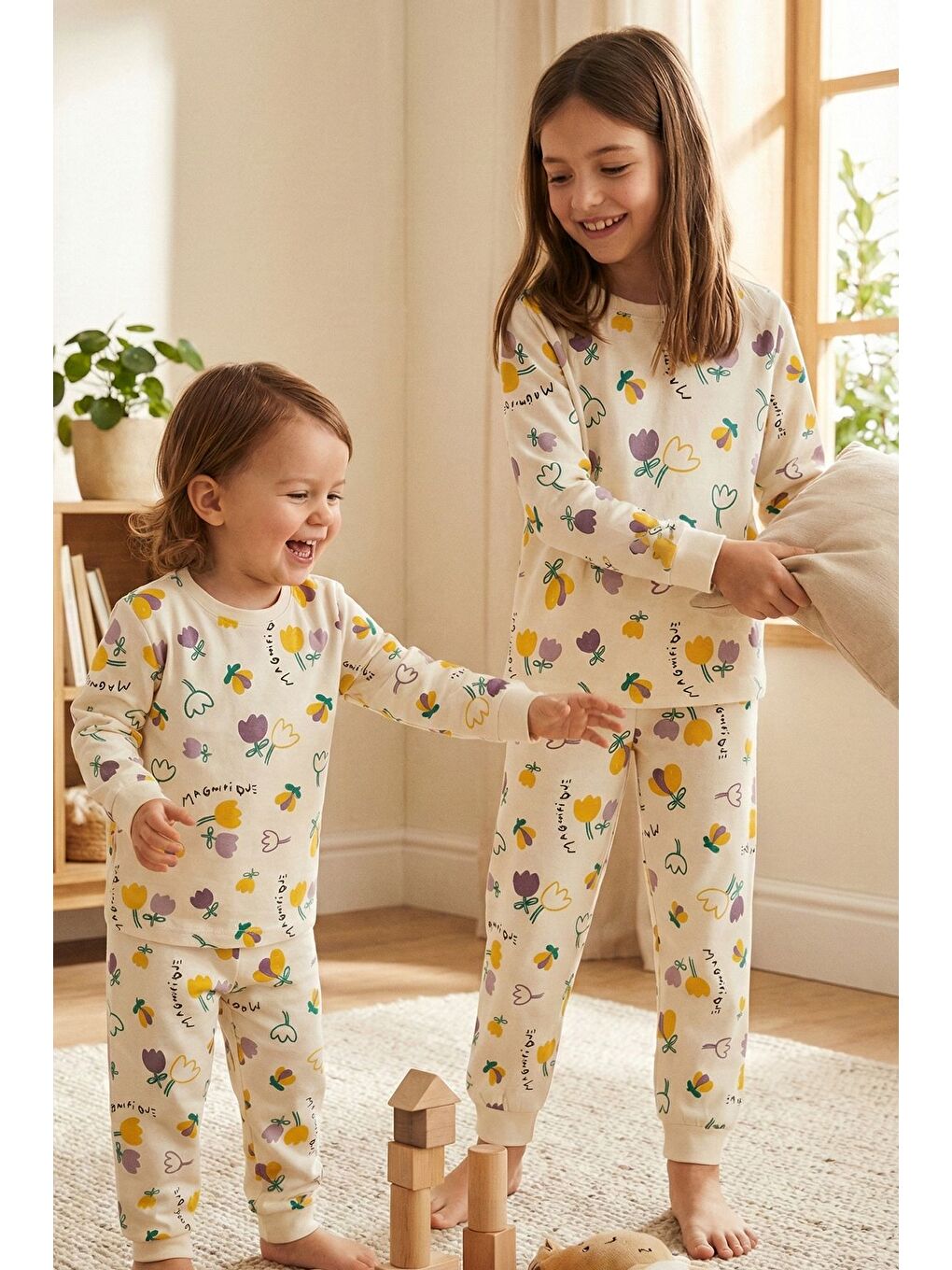 Ekru Magnifi Ove Yazılı Lale Baskılı Kız Çocuk Pijama Takımı-6