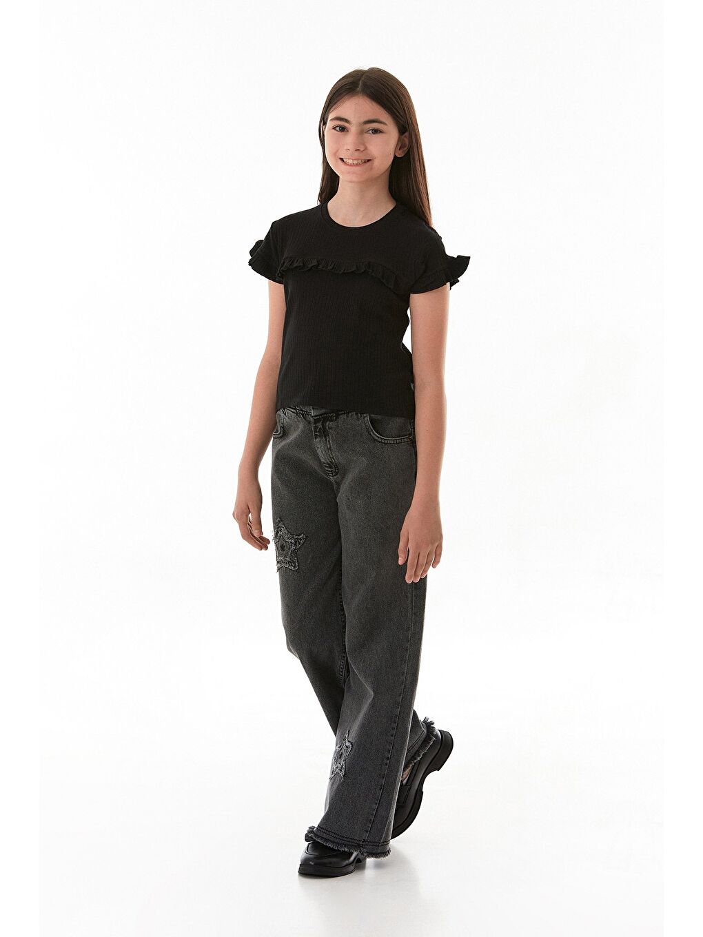 Siyah Fitilli Önü Fırfırlı Elastanlı Kız Çocuk Body-1