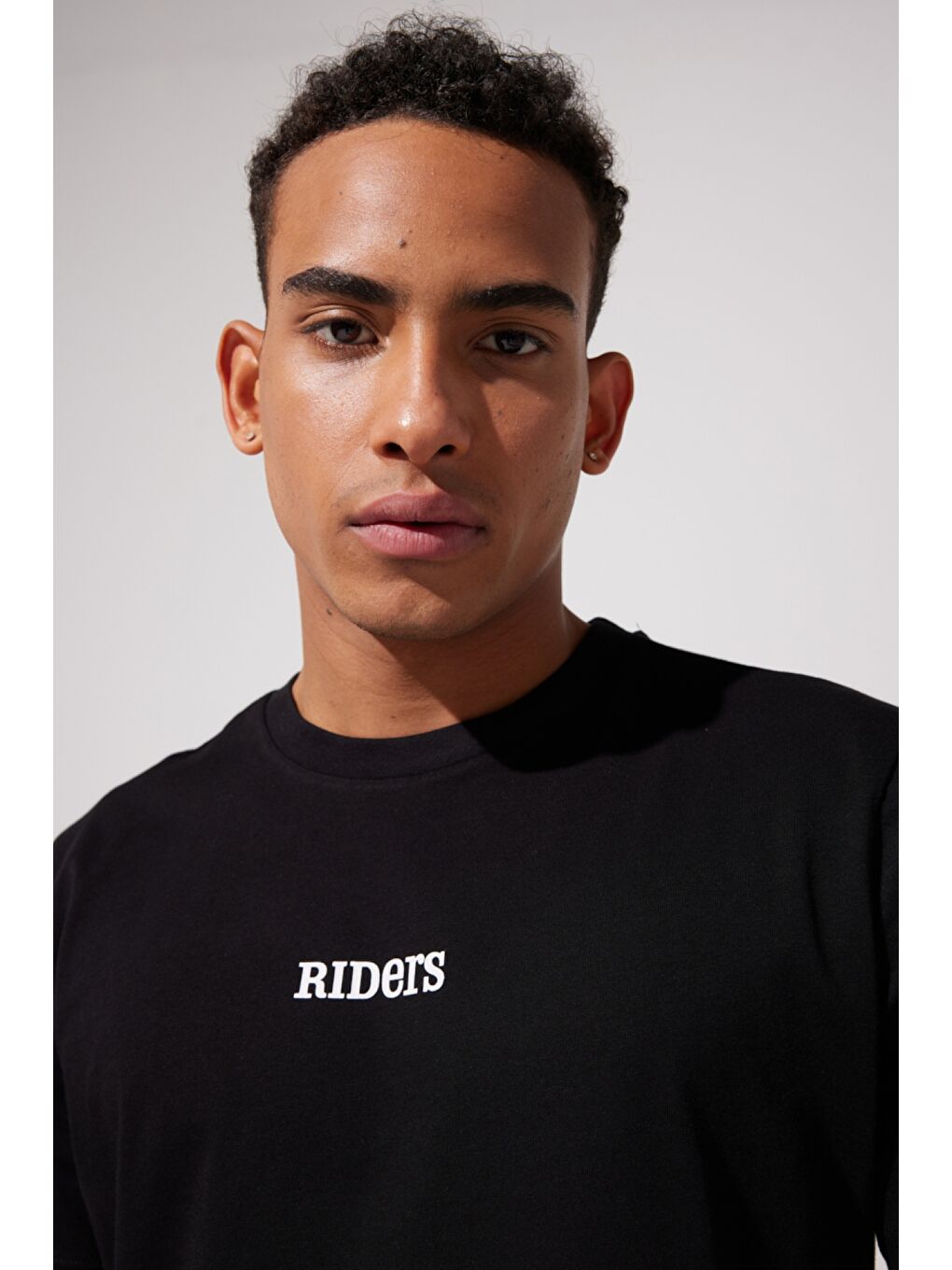 Loose Fit %100 Pamuk Bisiklet Yaka Siyah Tişört-2