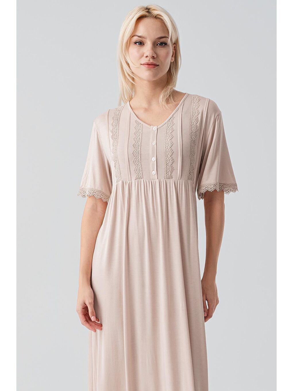 Bej Kısa Kollu Dantelli Uzun Rahat Esnek Viskoz Gecelik19104-2