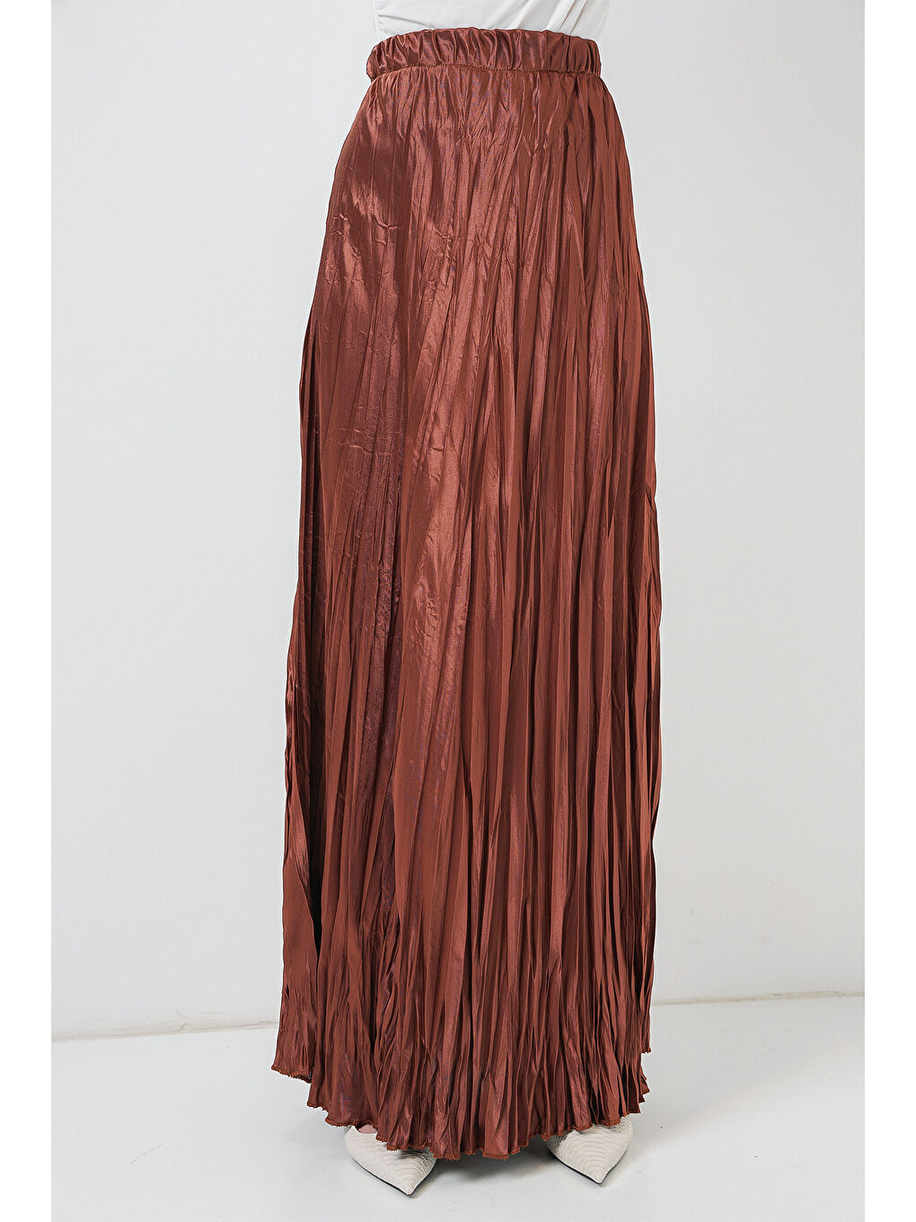 Kahverengi Kadın Uzun Kırışık Parlak Etek 8034 - Taba-1