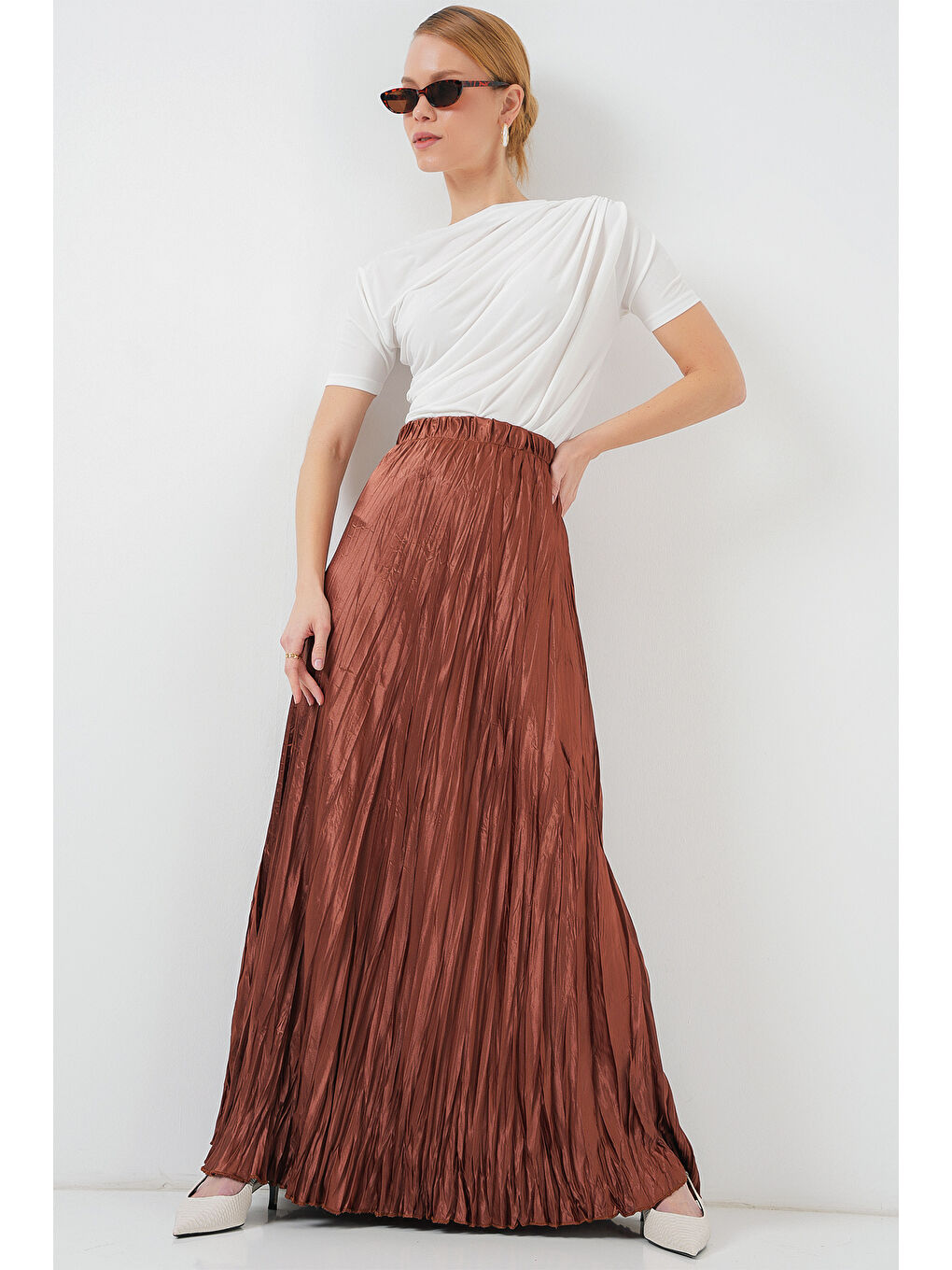 Kahverengi Kadın Uzun Kırışık Parlak Etek 8034 - Taba-2