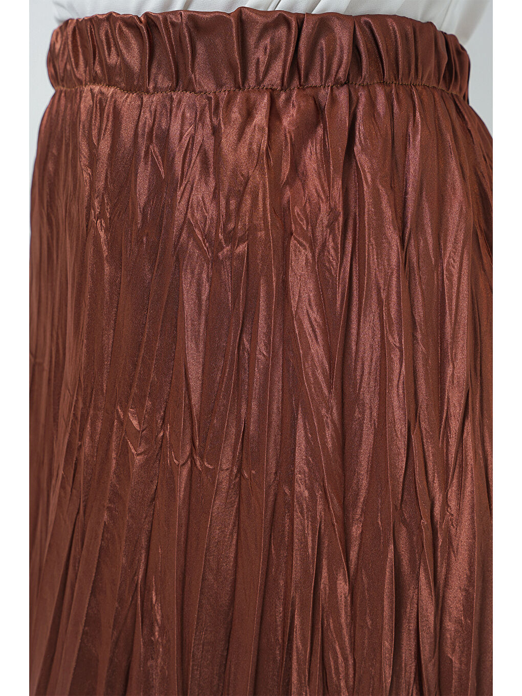Kahverengi Kadın Uzun Kırışık Parlak Etek 8034 - Taba-4