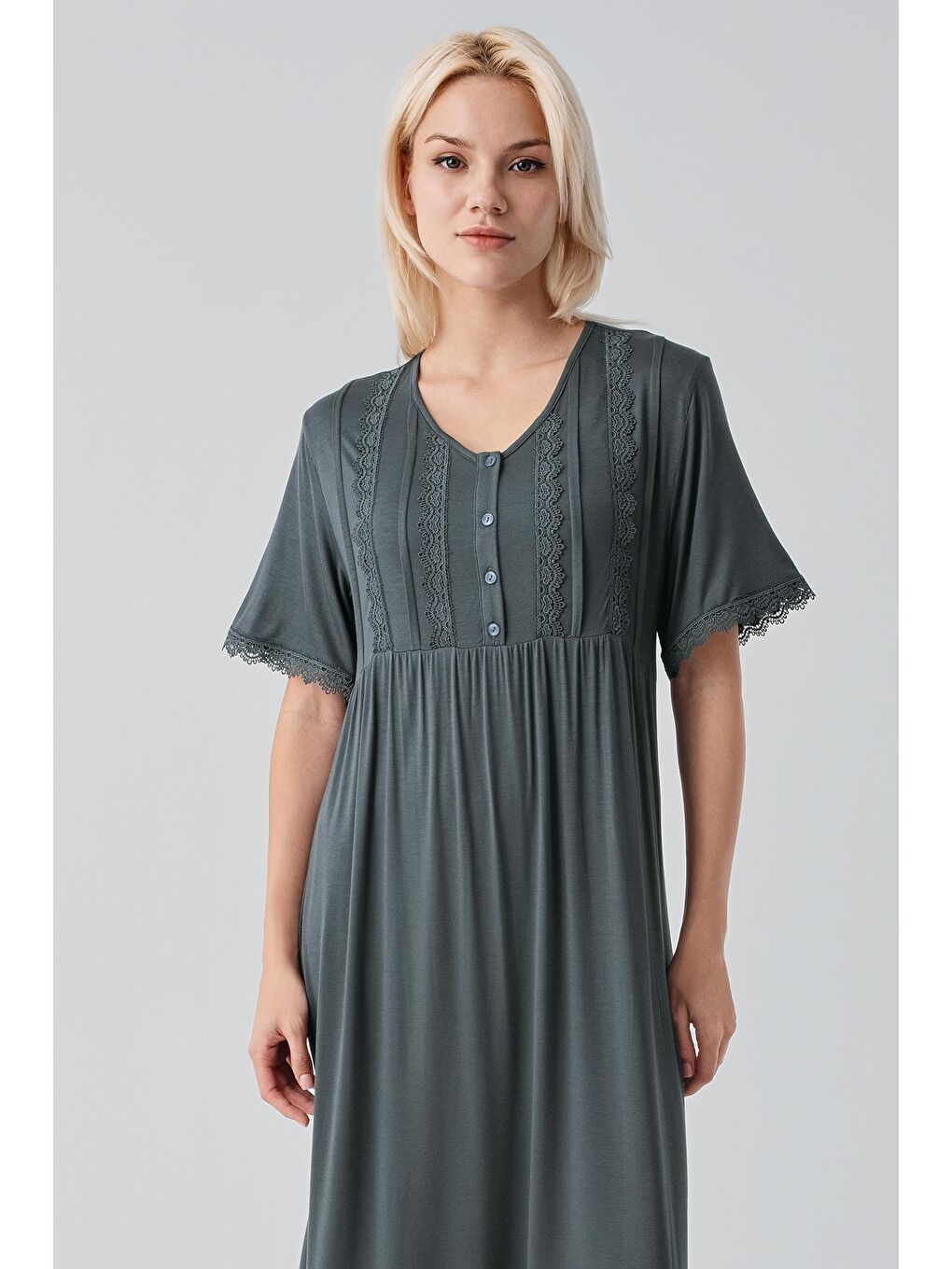 Yeşil Kısa Kollu Dantelli Uzun Rahat Esnek Viskoz Gecelik19104-2