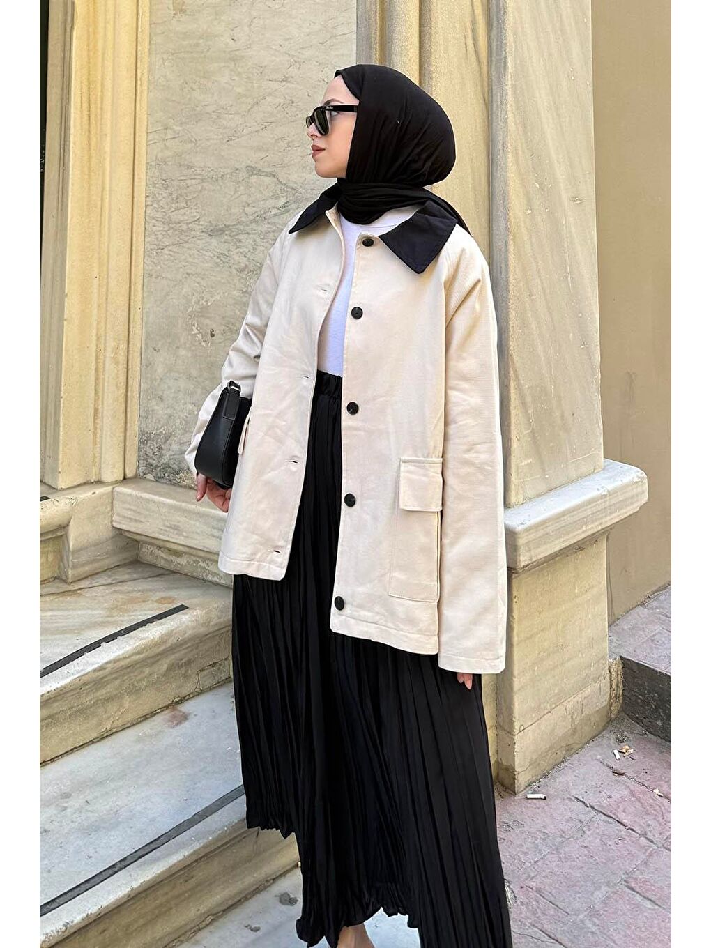 Bej Yaka Detaylı Parka Taş-3