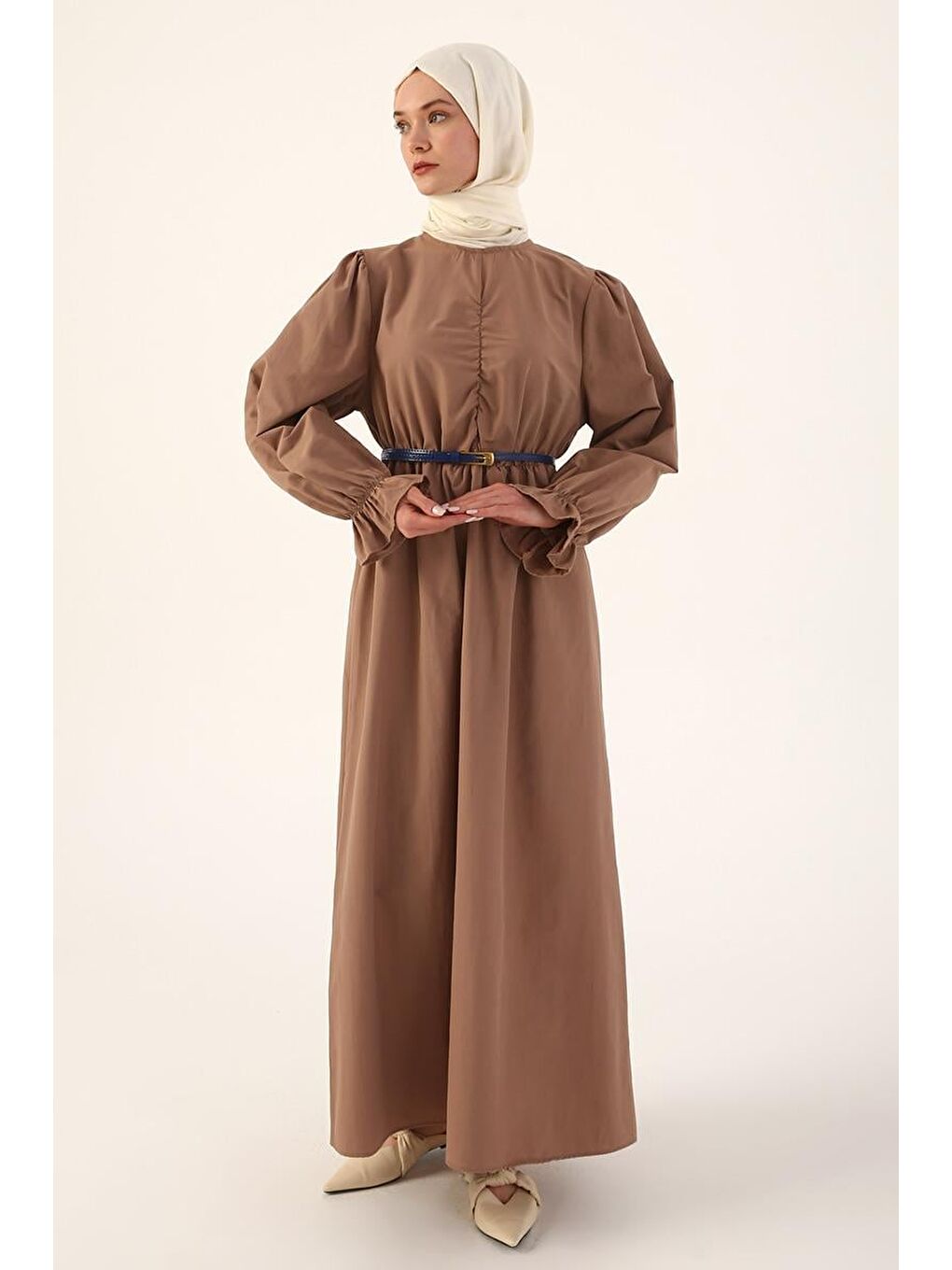 Kahverengi Sütlü Kahve-Büzgülü Kemerli Elbise