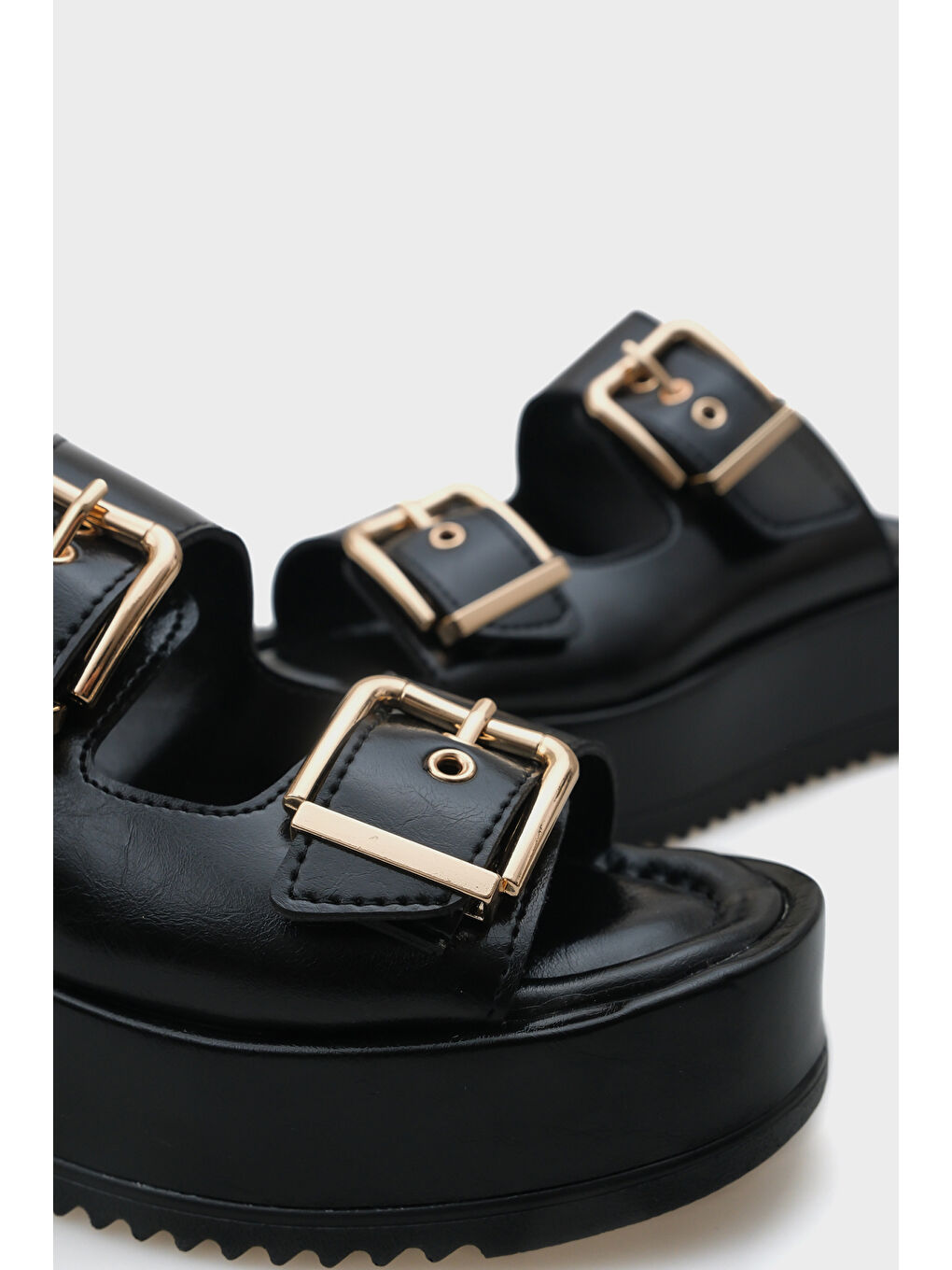 Siyah Marley Çift Tokalı Dolgu Topuklu Kadın Terlik-3