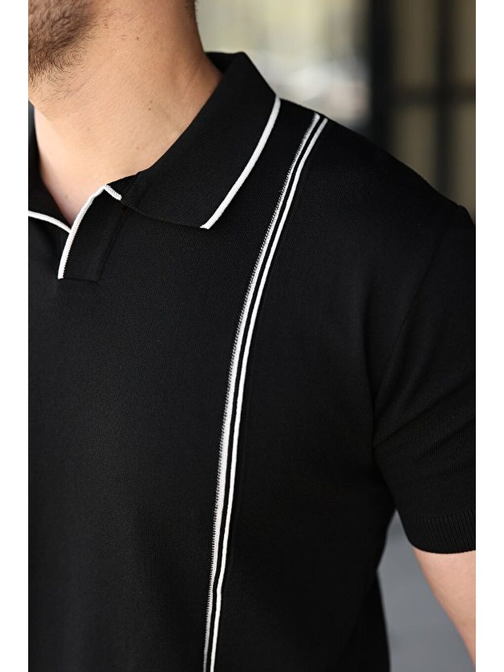 Siyah Erkek Çizgi Detaylı Polo Yaka Triko Tişört-2
