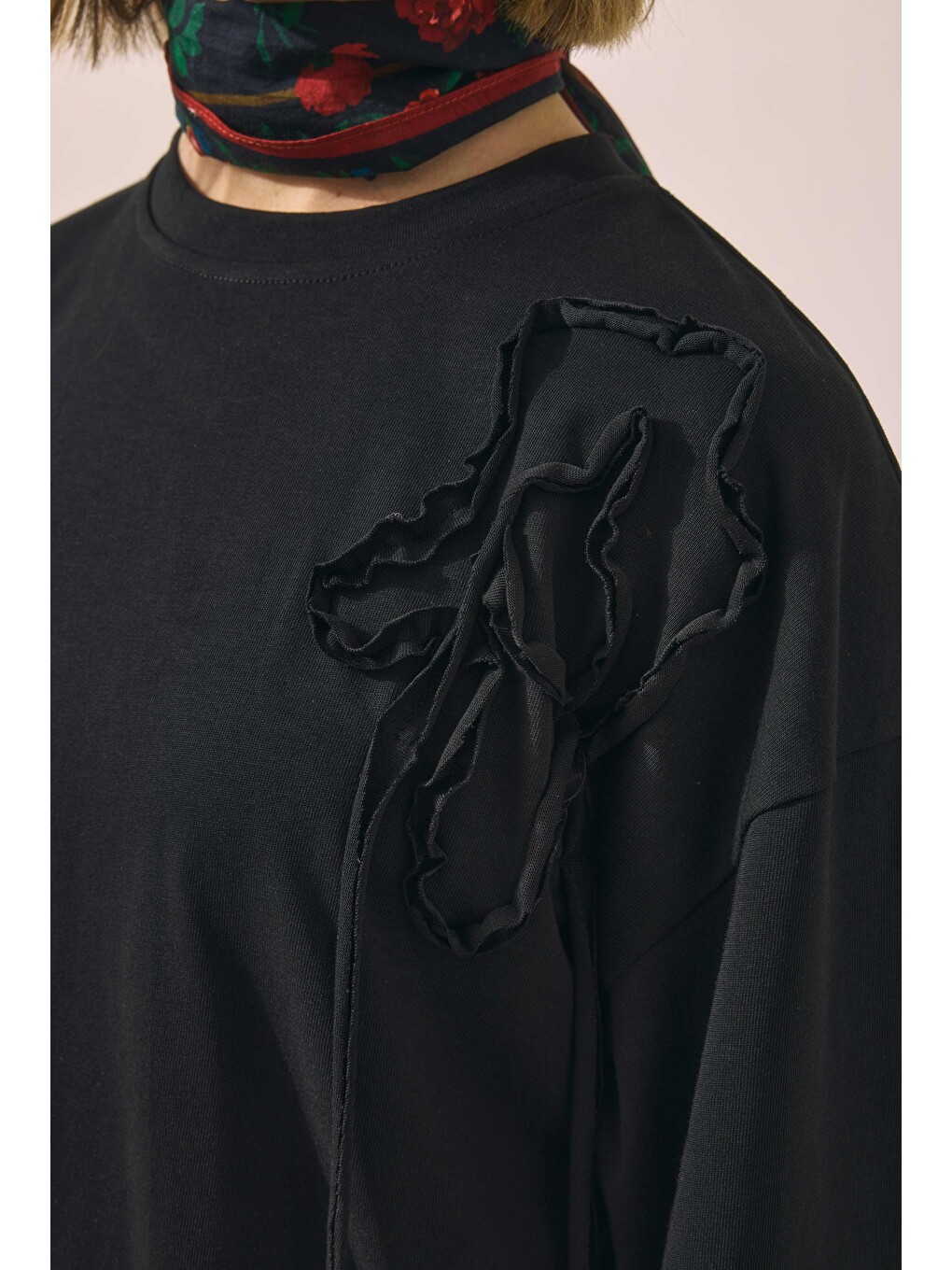 Kabartma Nakışlı Sweat Siyah-1