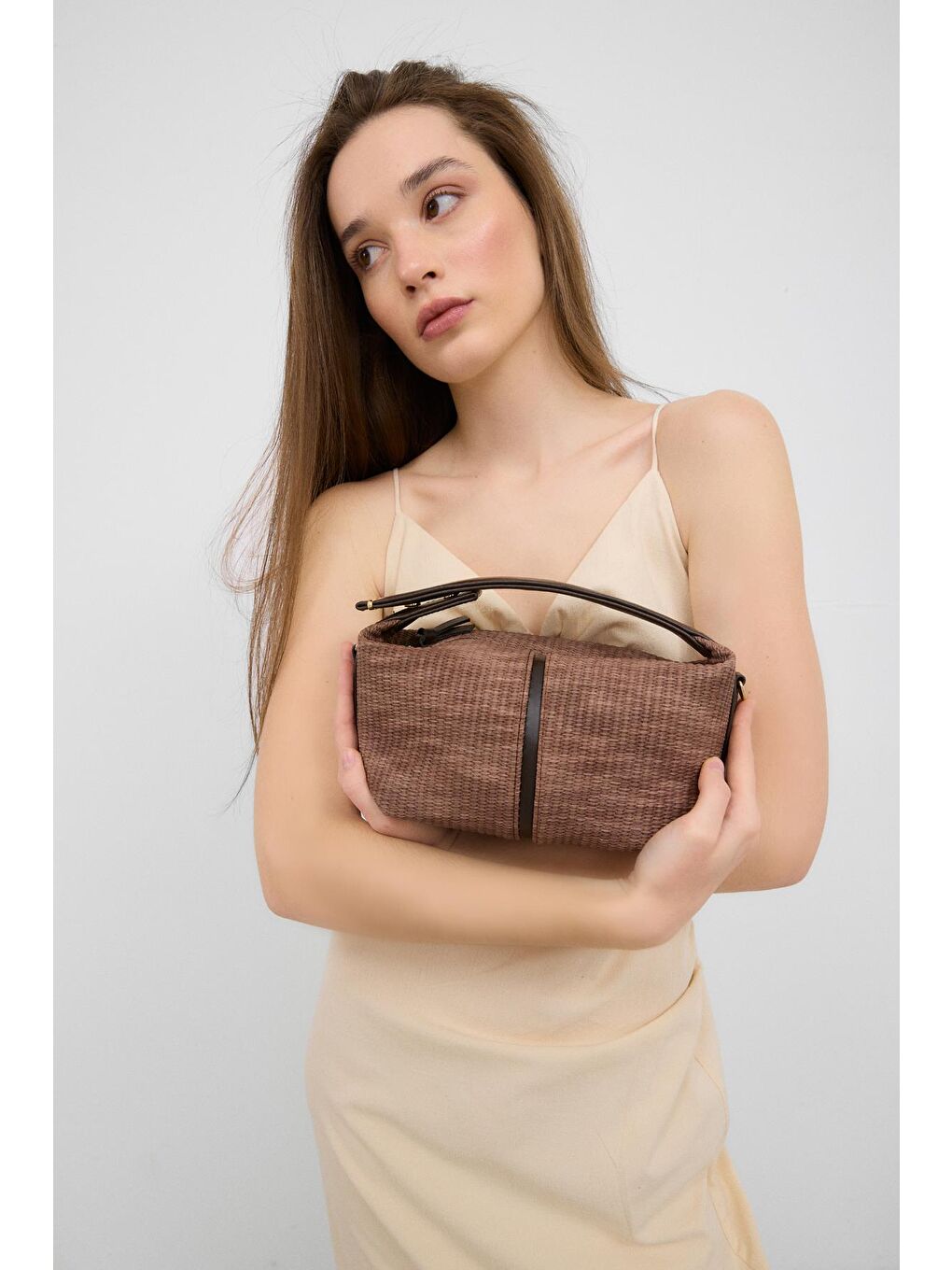 Kahverengi Leo Hasır Görünümlü El Ve Çapraz Çanta Acı Kahve-1