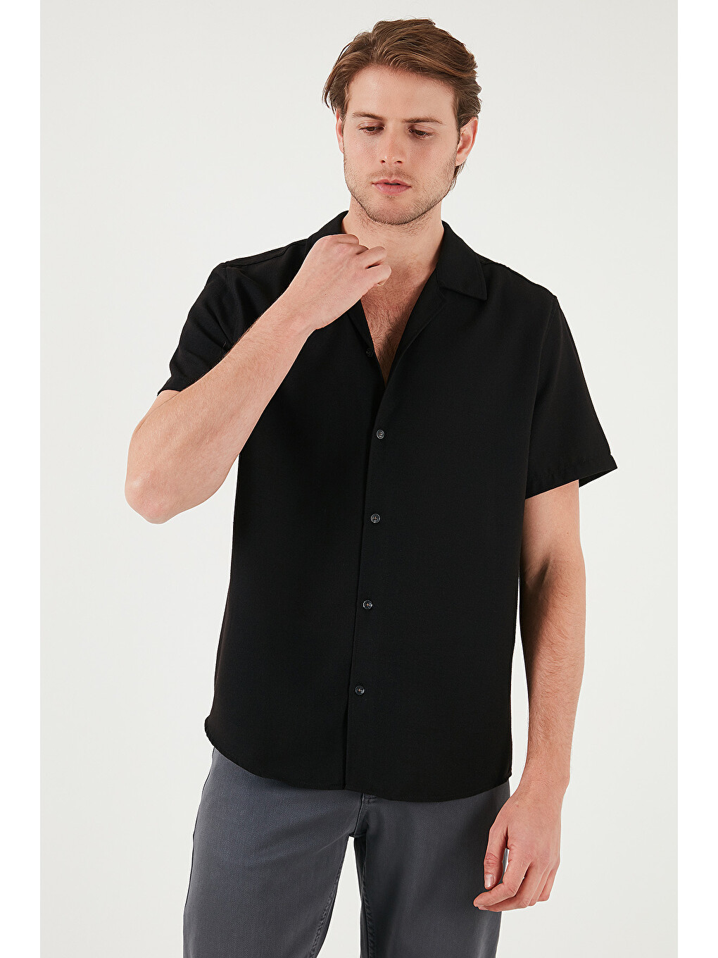 Siyah Keten Görünümlü Kısa Kollu Apaş Yaka Regular Fit Gömlek Cf23s116775-5