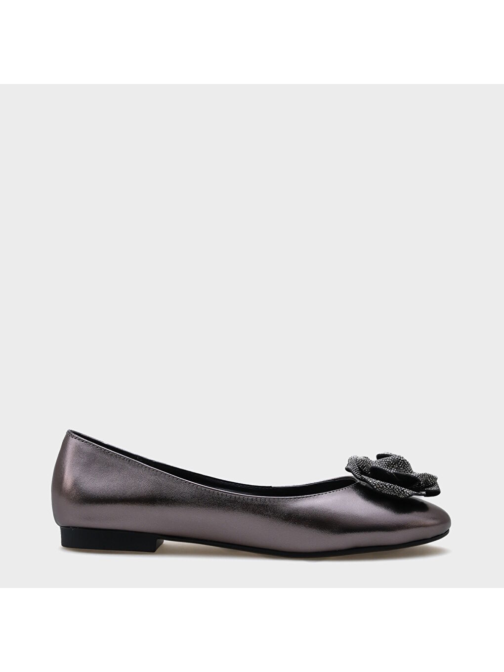 Gri Audrey Yuvarlak Burunlu Taşlı Çiçekli Kadın Babet