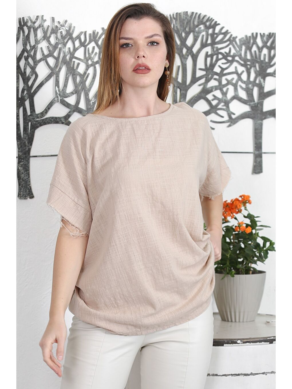 Kahverengi İtalyan Camel Havuz Yaka Düşük Kol Yıkamalı Dokuma Casual Bluz-1