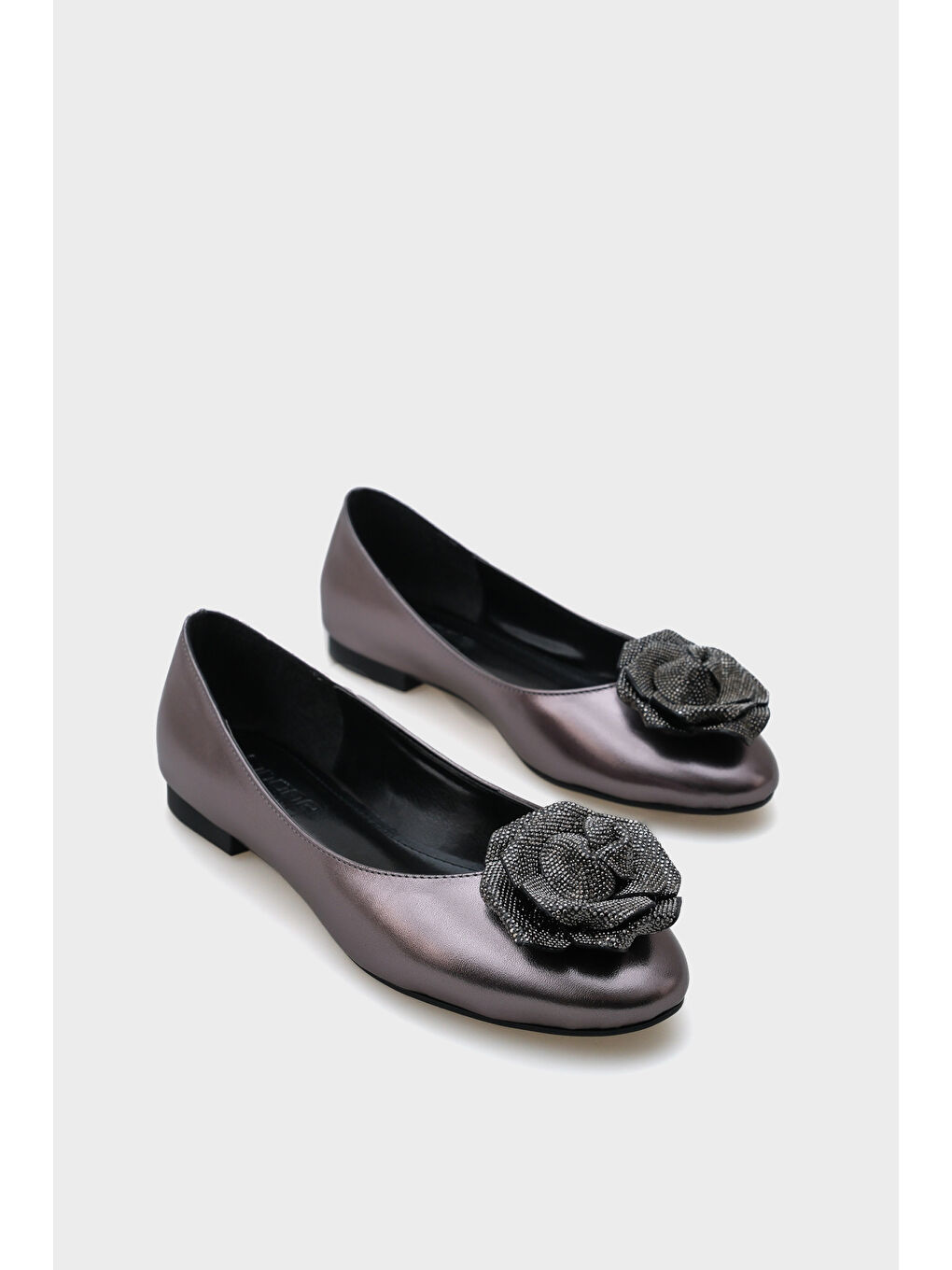 Gri Audrey Yuvarlak Burunlu Taşlı Çiçekli Kadın Babet-1