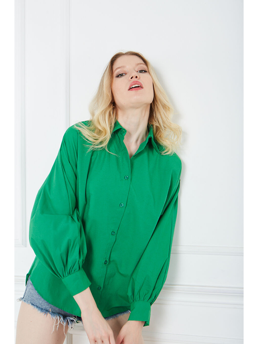 Kadın Trend Balon Kol Düğmeli Basic Yeşil Tunik Gömlek-1