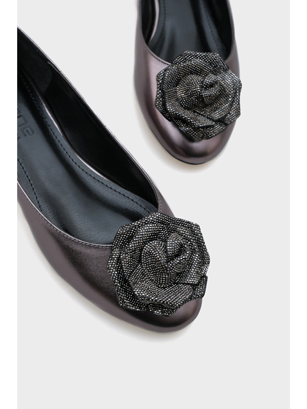 Gri Audrey Yuvarlak Burunlu Taşlı Çiçekli Kadın Babet-3