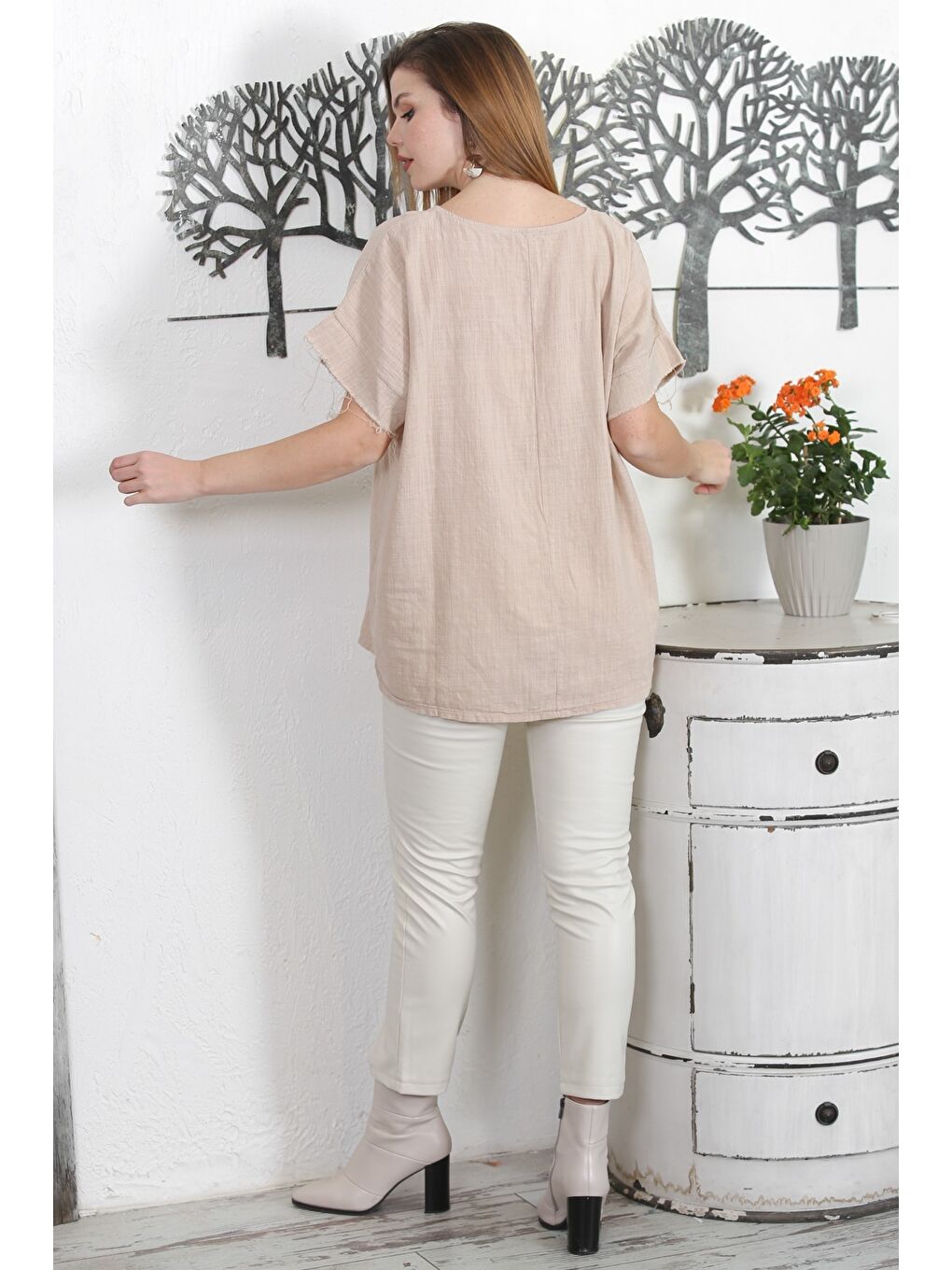 Kahverengi İtalyan Camel Havuz Yaka Düşük Kol Yıkamalı Dokuma Casual Bluz-7