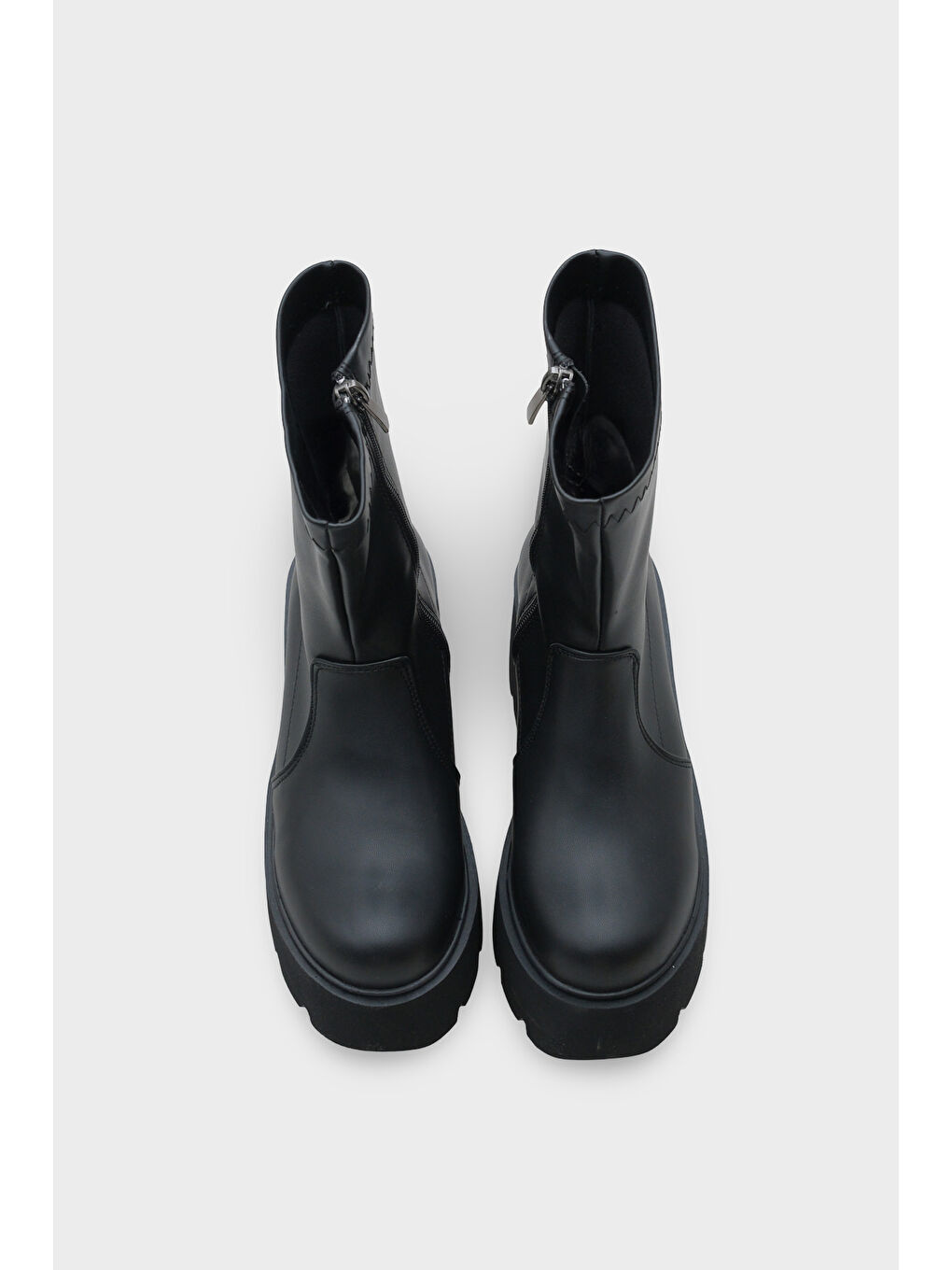 Siyah Stacy Dolgu Tabanlı Kadın Bot-5