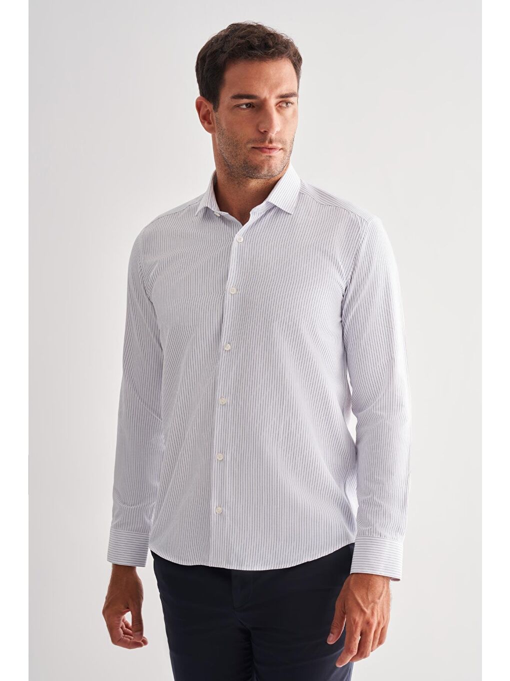 Beyaz Yarım İtalyan Yaka Uzun Kol Cepsiz Slimfit Fit Classic Gömlek 1004255162