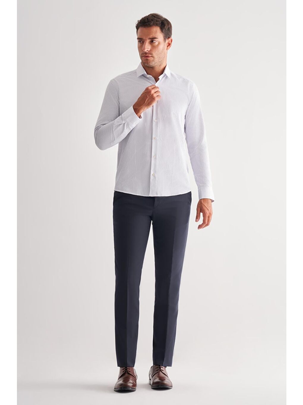 Beyaz Yarım İtalyan Yaka Uzun Kol Cepsiz Slimfit Fit Classic Gömlek 1004255162-1