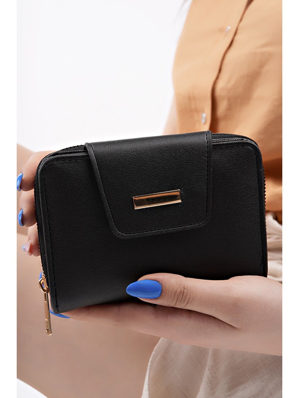 Siyah LUKA Bozuk & Kağıt Para Bölmeli Fermuarlı Kartlık Kadın Cüzdan-1