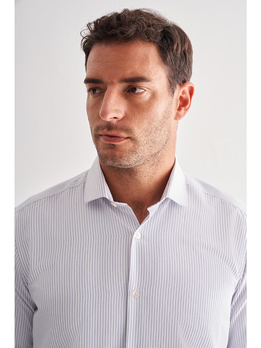 Beyaz Yarım İtalyan Yaka Uzun Kol Cepsiz Slimfit Fit Classic Gömlek 1004255162-3