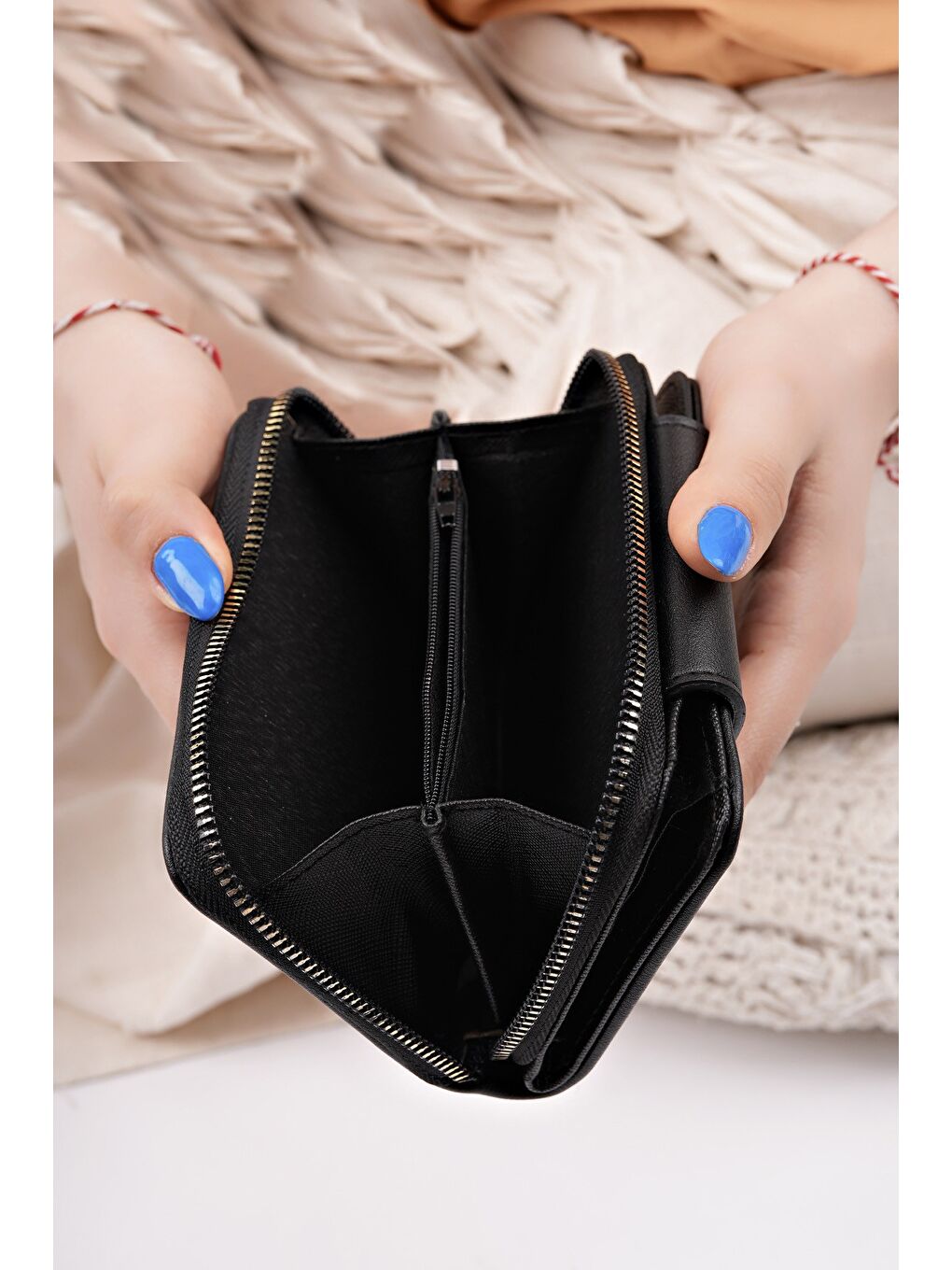 Siyah LUKA Bozuk & Kağıt Para Bölmeli Fermuarlı Kartlık Kadın Cüzdan-4