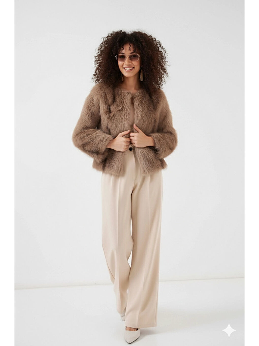 Bej Kadın Bisküvi İçi Astarlı Pelüş Kürk Mont HZL25W-BD152251-1