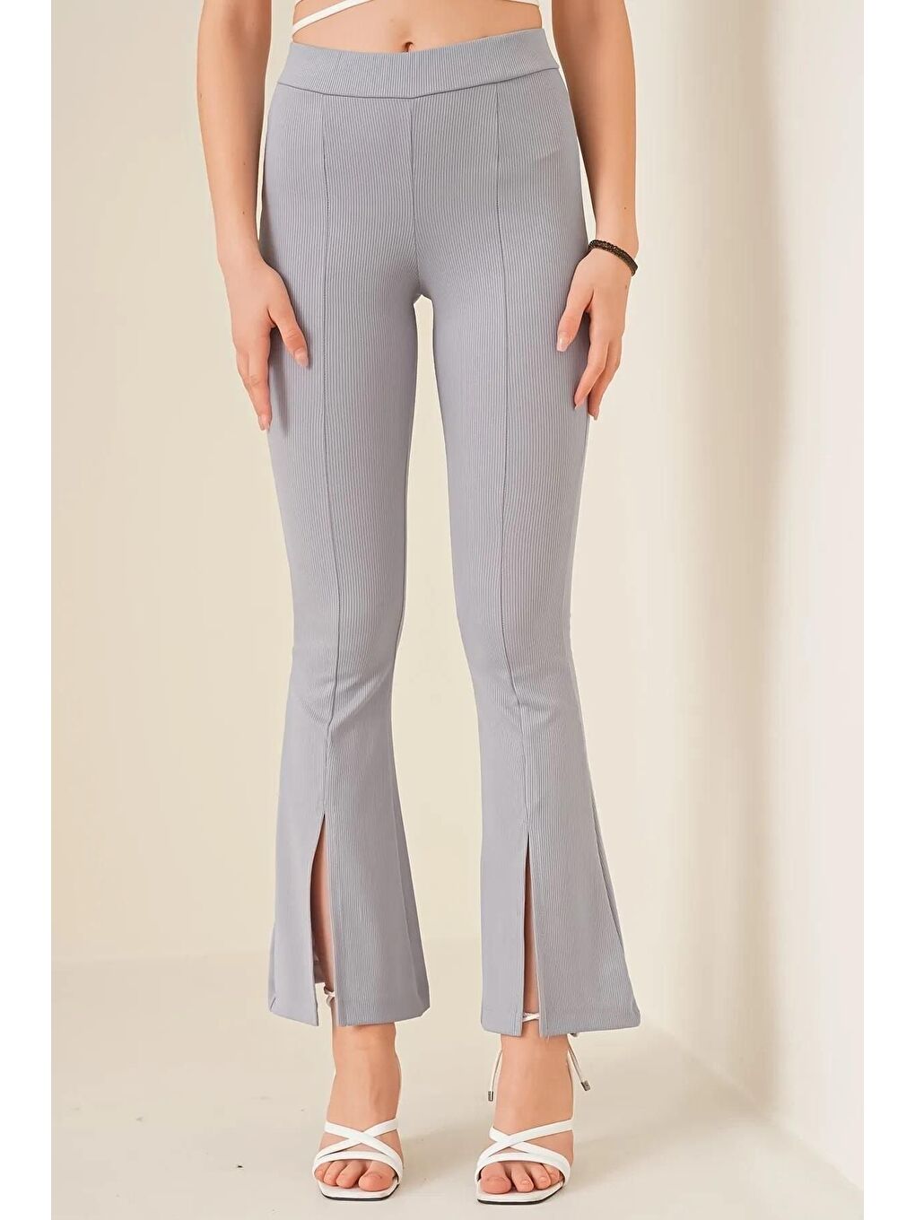 Kadın Çizgili Yırtmaçlı Gri Ispanyol Paça Pantolon-1