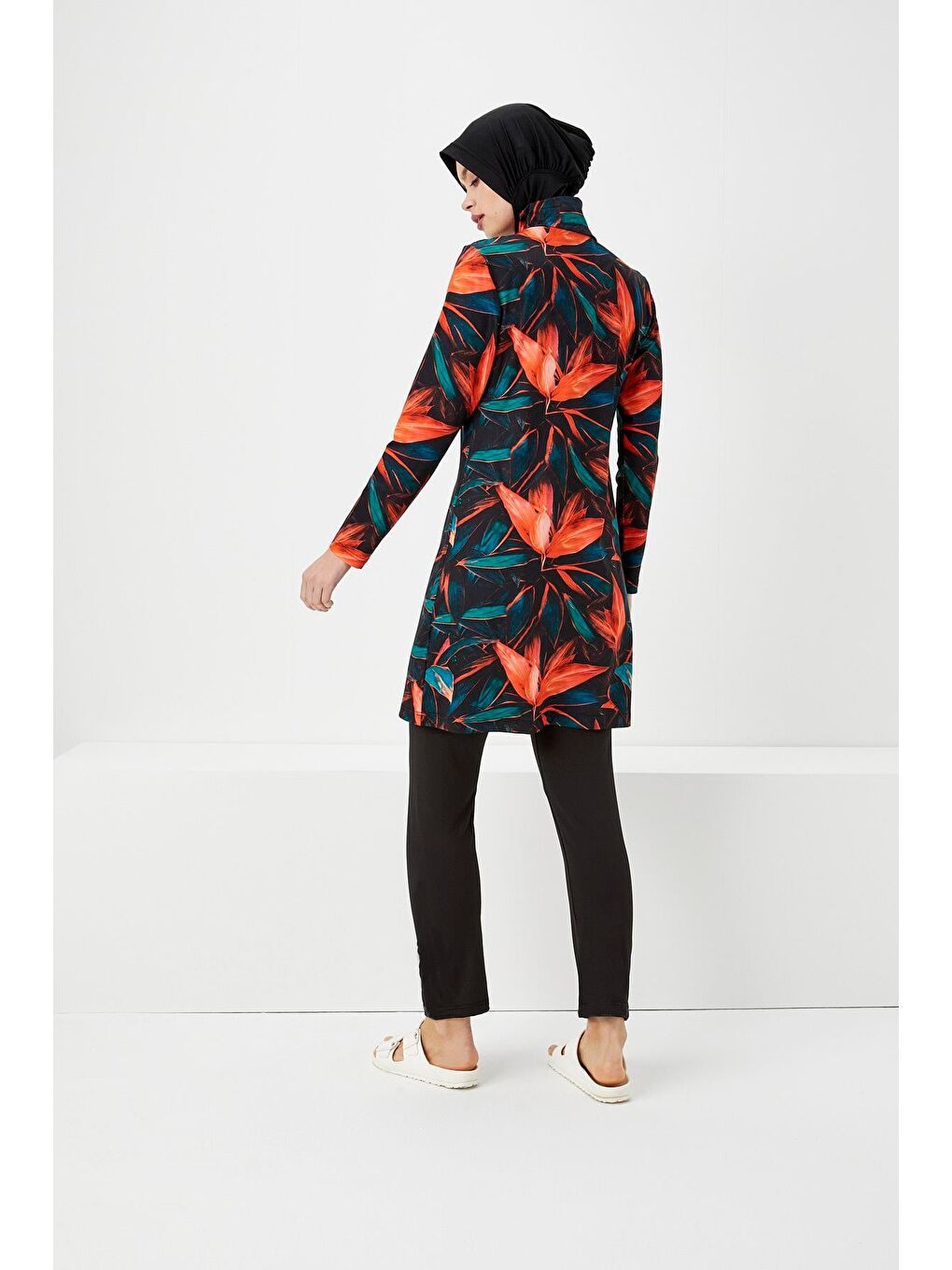 Turuncu Yaprak Detaylı Siyah Elastanlı 4 Parça Tesettür Mayo Takımı-4